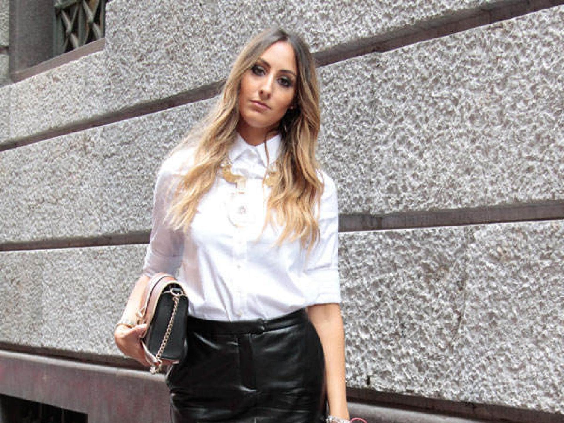 Langer Rock plus weiße Bluse Langer Rock plus weiße Bluse