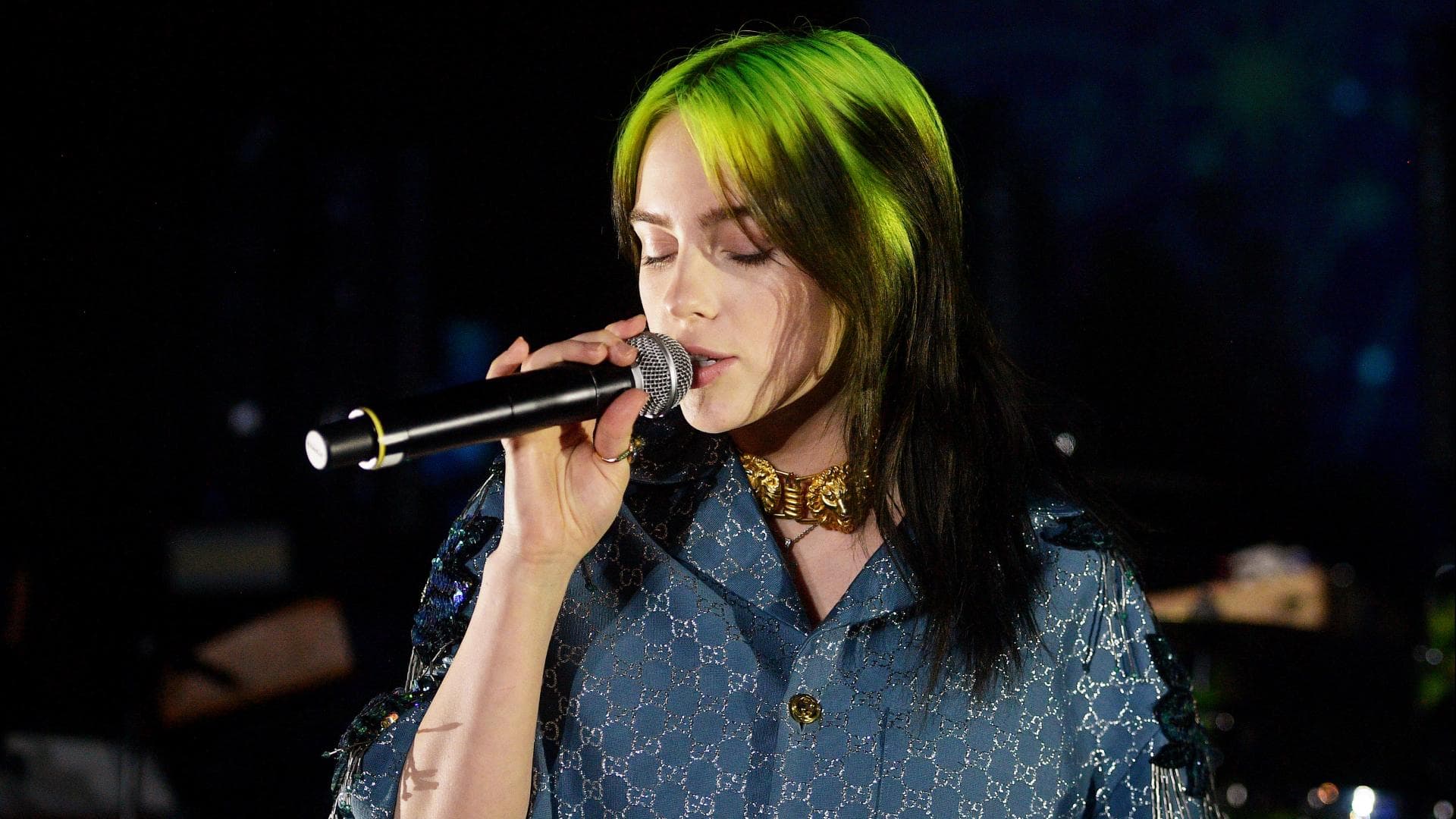 Billie Eilish auf der Bühne