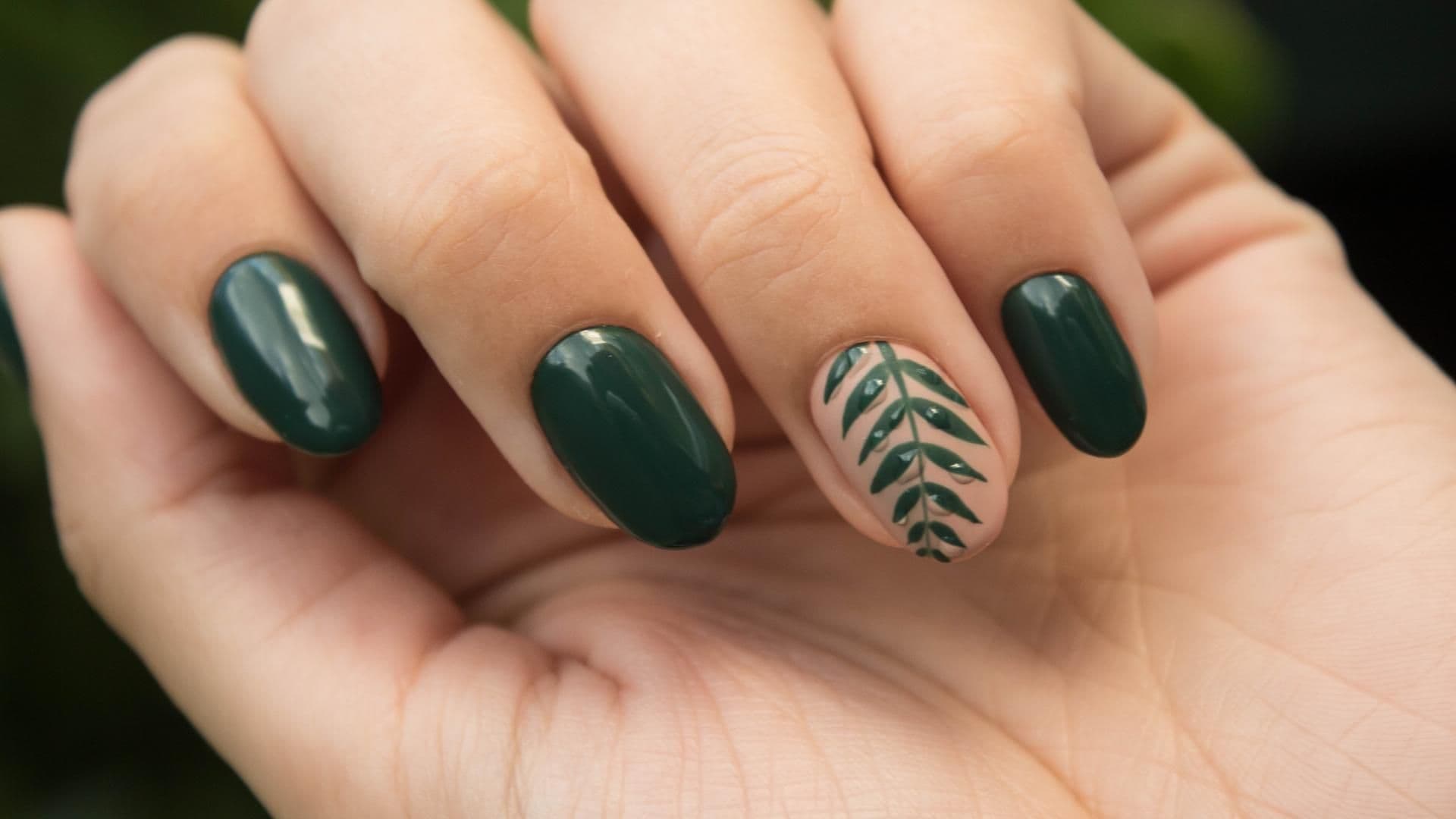 Shellac Nagellack grün