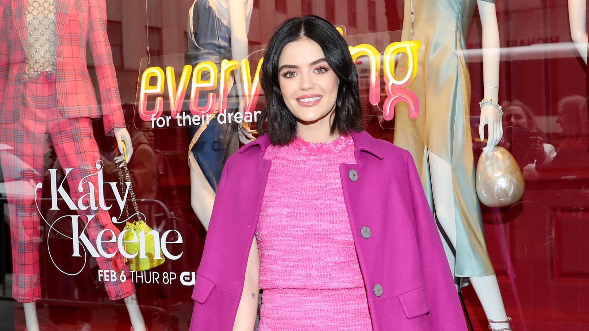 Lucy Hale Long Bob Pink rosa