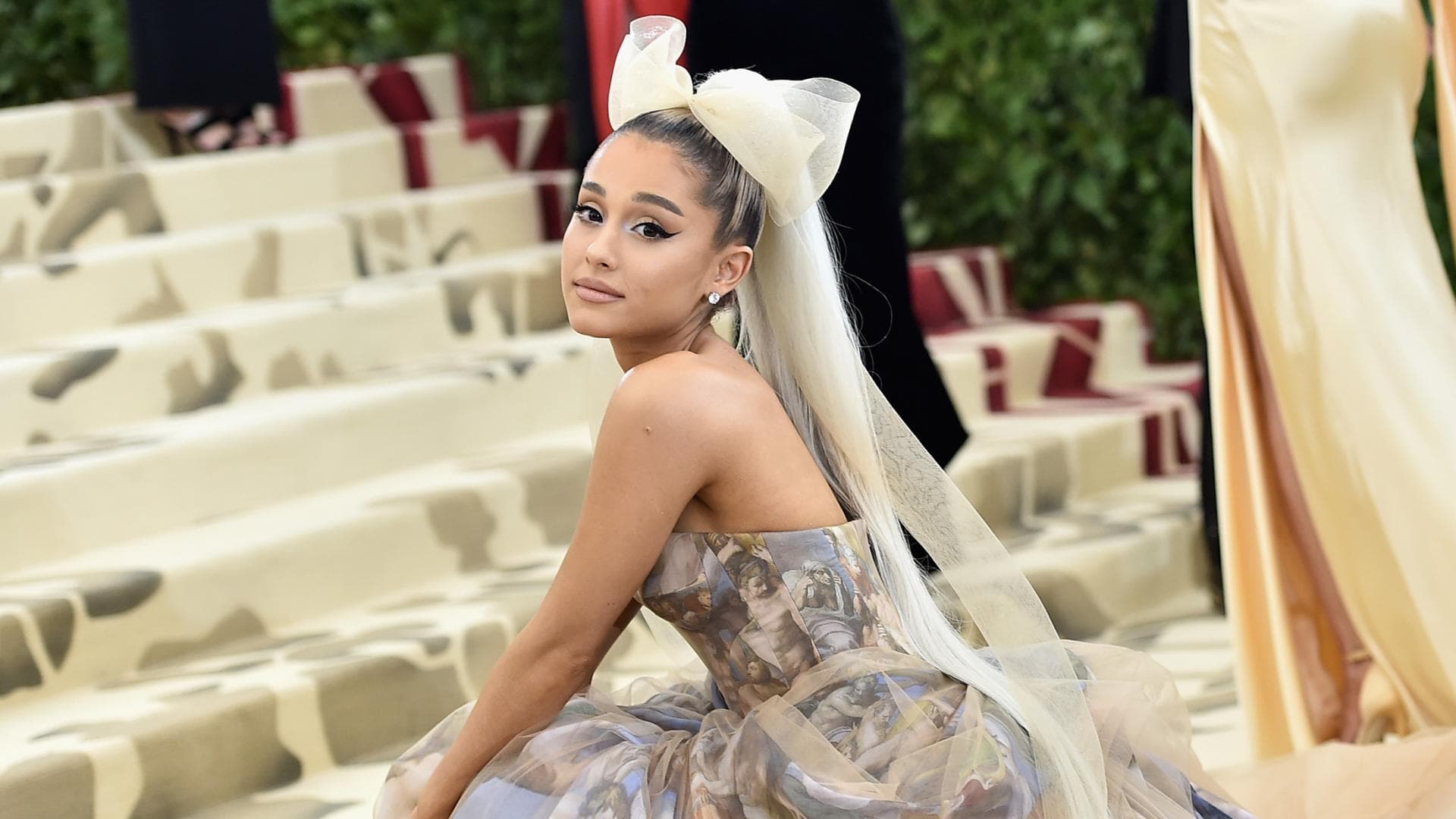 Ariana Grande MET Gala blonde Haare