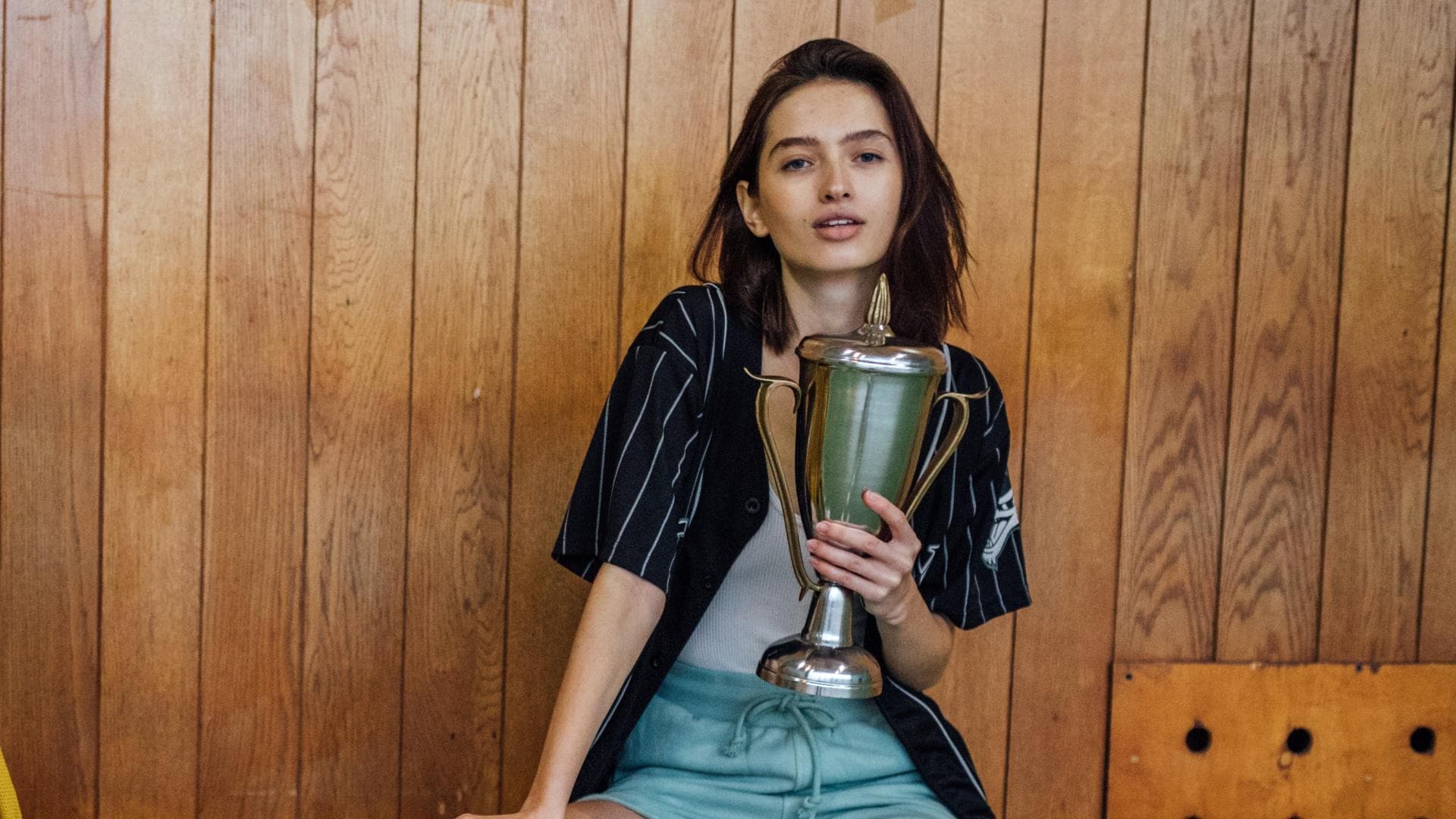 Mädchen mit Pokal