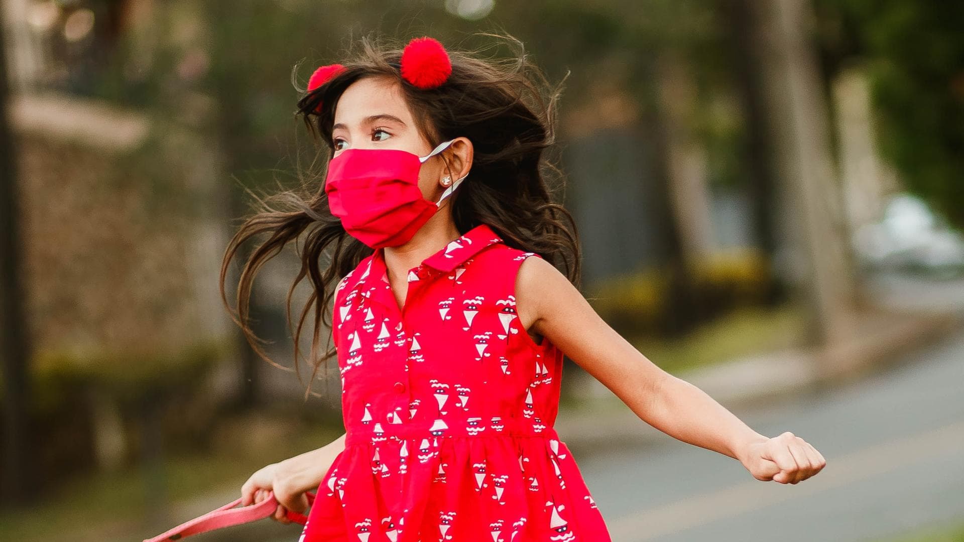 Delta-Variante bei Kindern: Kind springt Seil