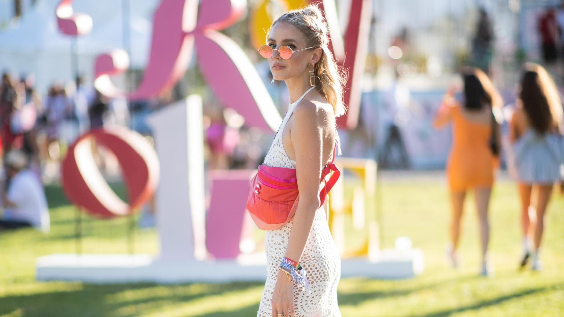 Leonie Hanne auf einem Festival