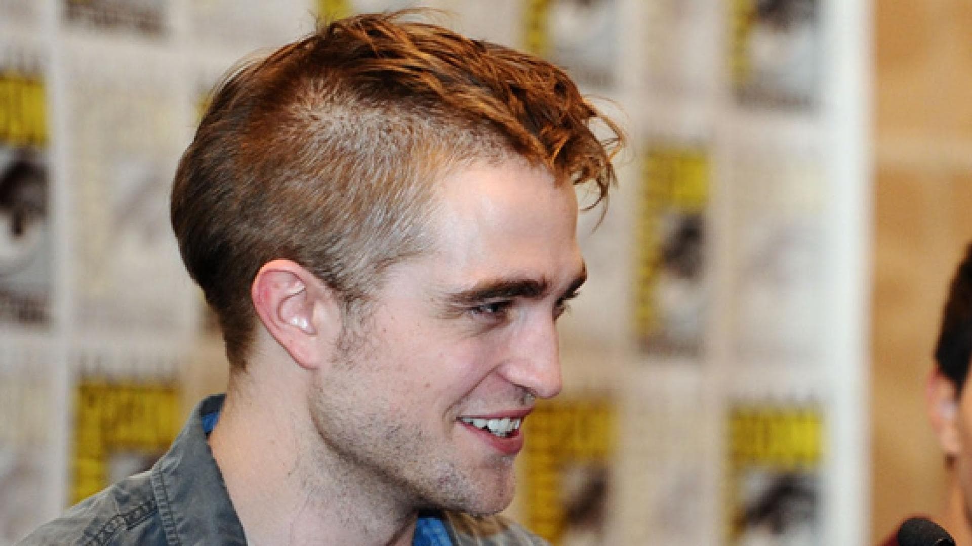 robert-pattinson-mit-neuer-frisur-557x313-1218359.jpg