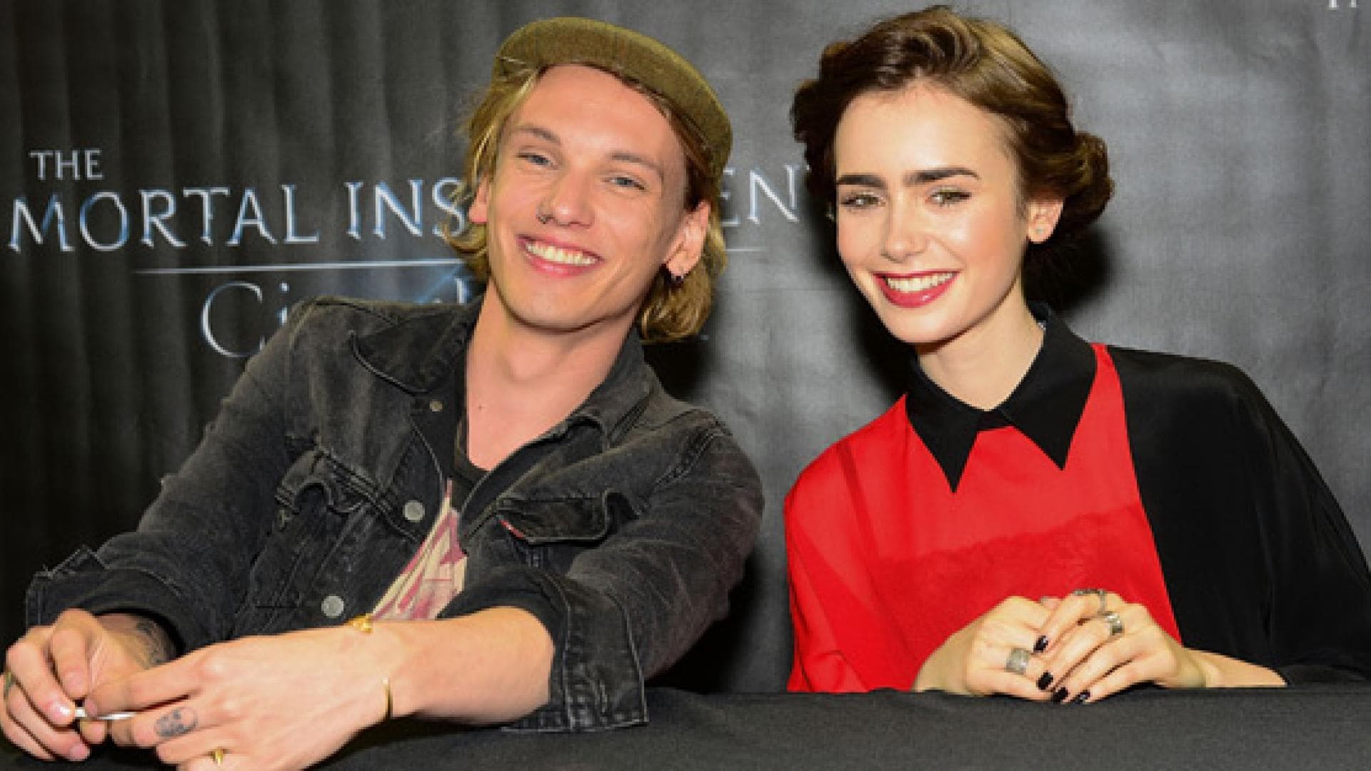 jamie-campbell-bower-lily-collins-trennung-557-1842384.jpg