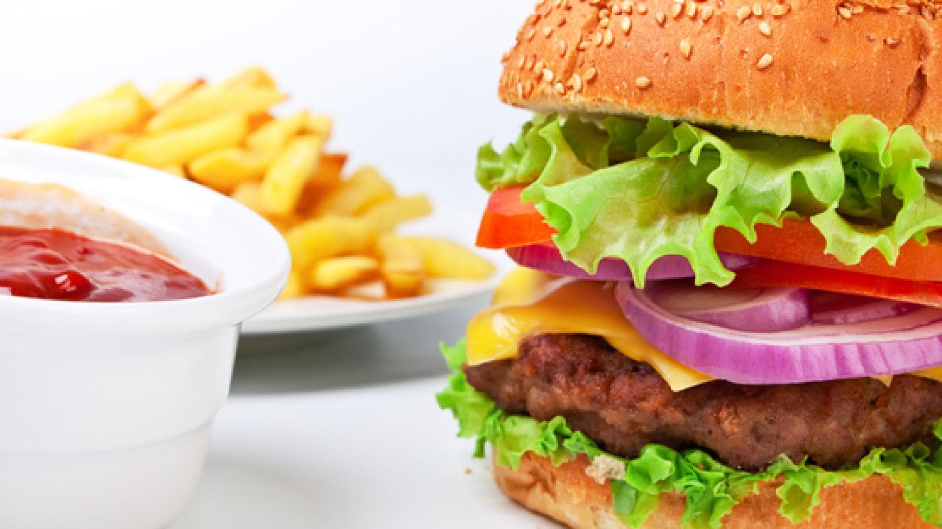 fast-food-vorsicht-kalorien-falle-557x313-1294159.jpg