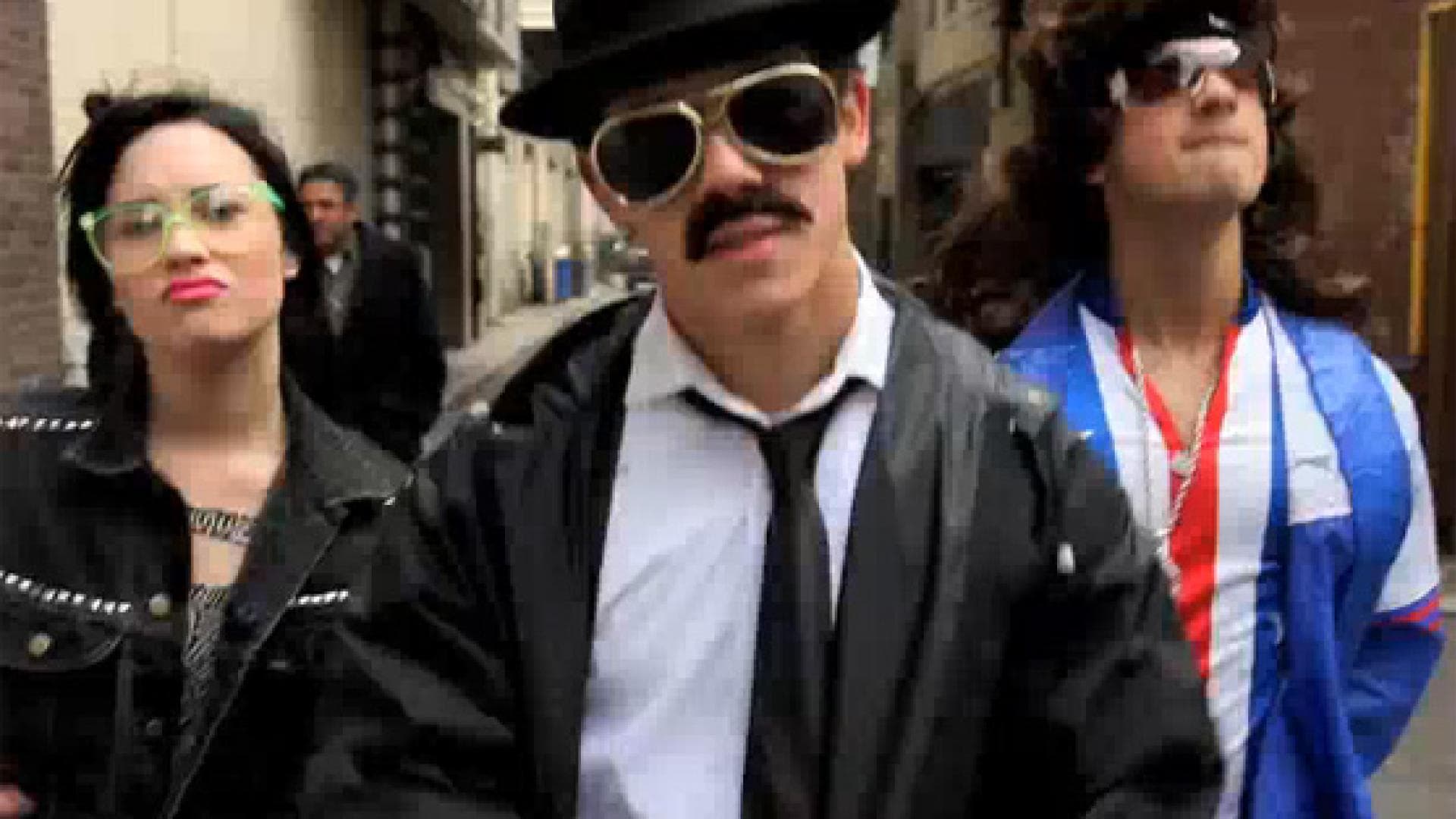 jonas-brothers-bounce-557x313-550430.jpg