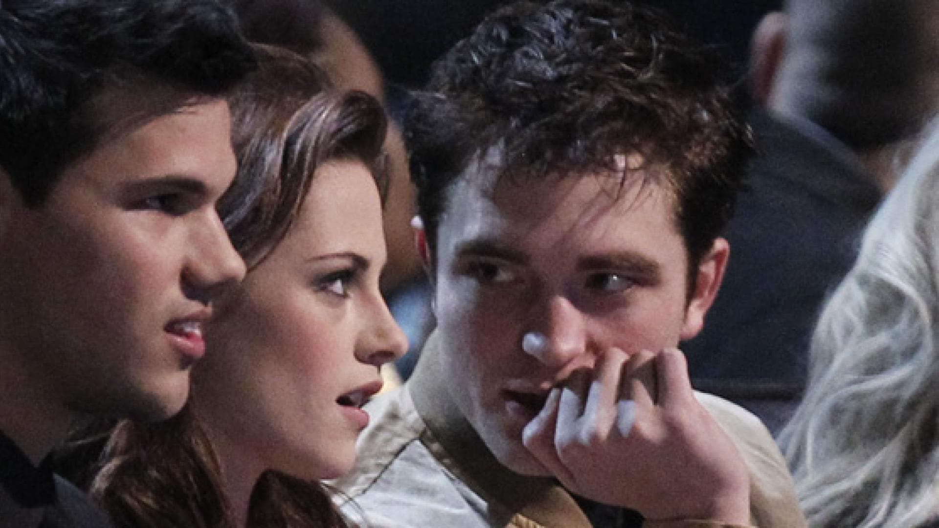 taylor-lautner-kristen-stewart-robert-pattinson-getty-images-557x313-1037084.jpg
