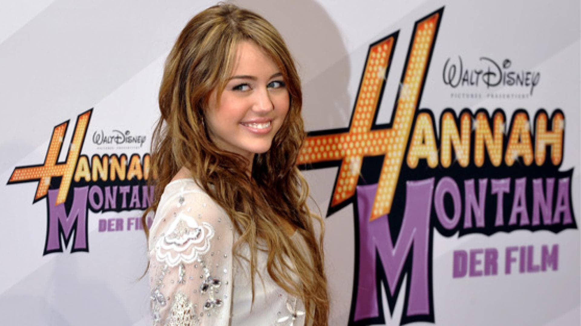 miley-cyrus-auf-dem-roten-teppich-in-muenchen-foto-colourpress-557x313-396484.jpg