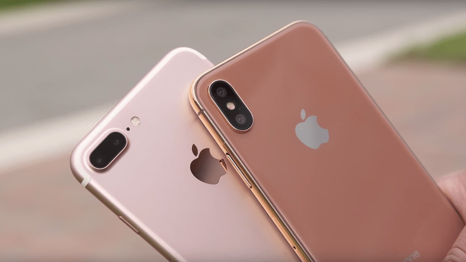 iphone-8-emojis-quer