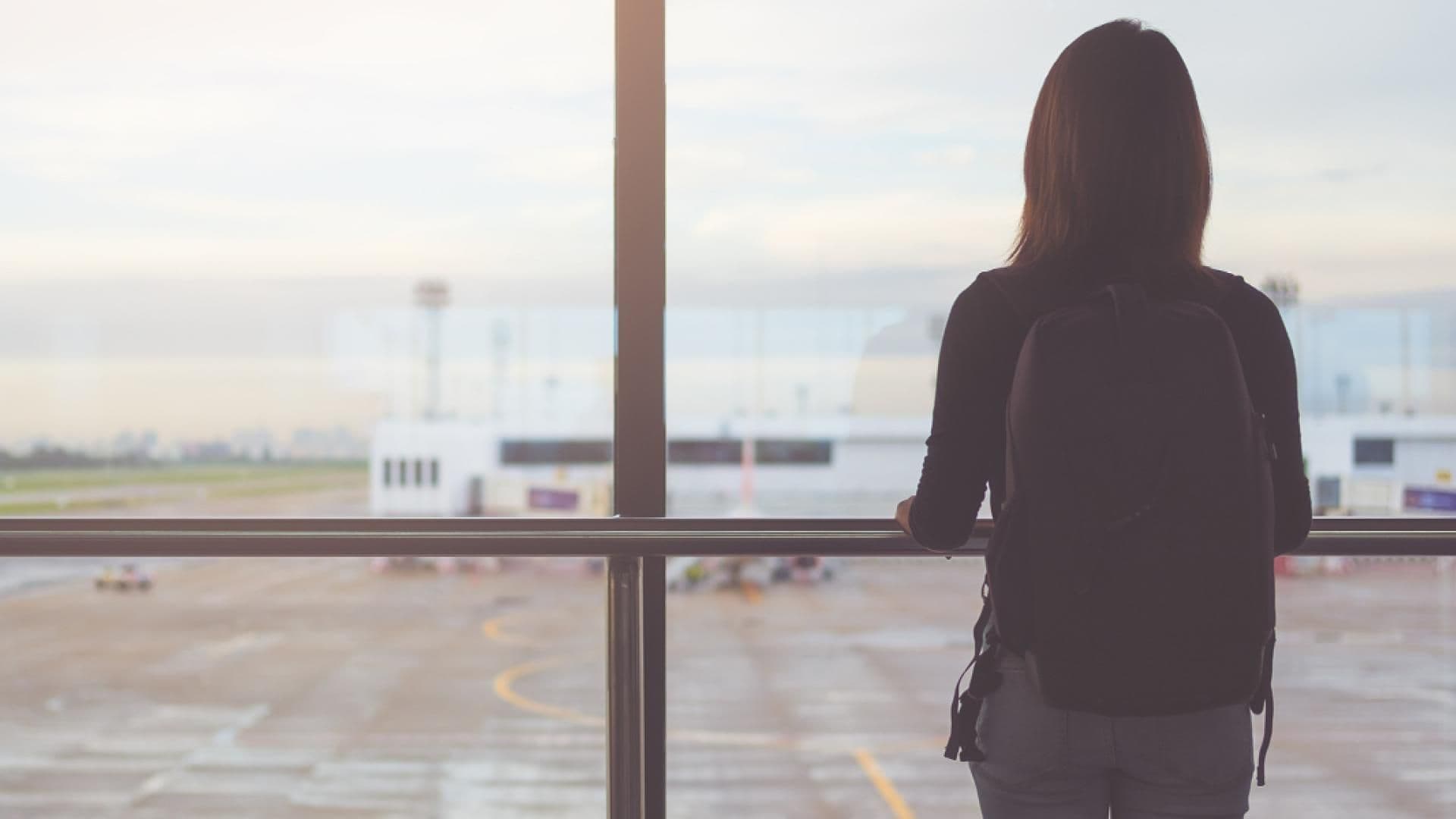 frau-wegen-periode-nicht-fliegen-quer