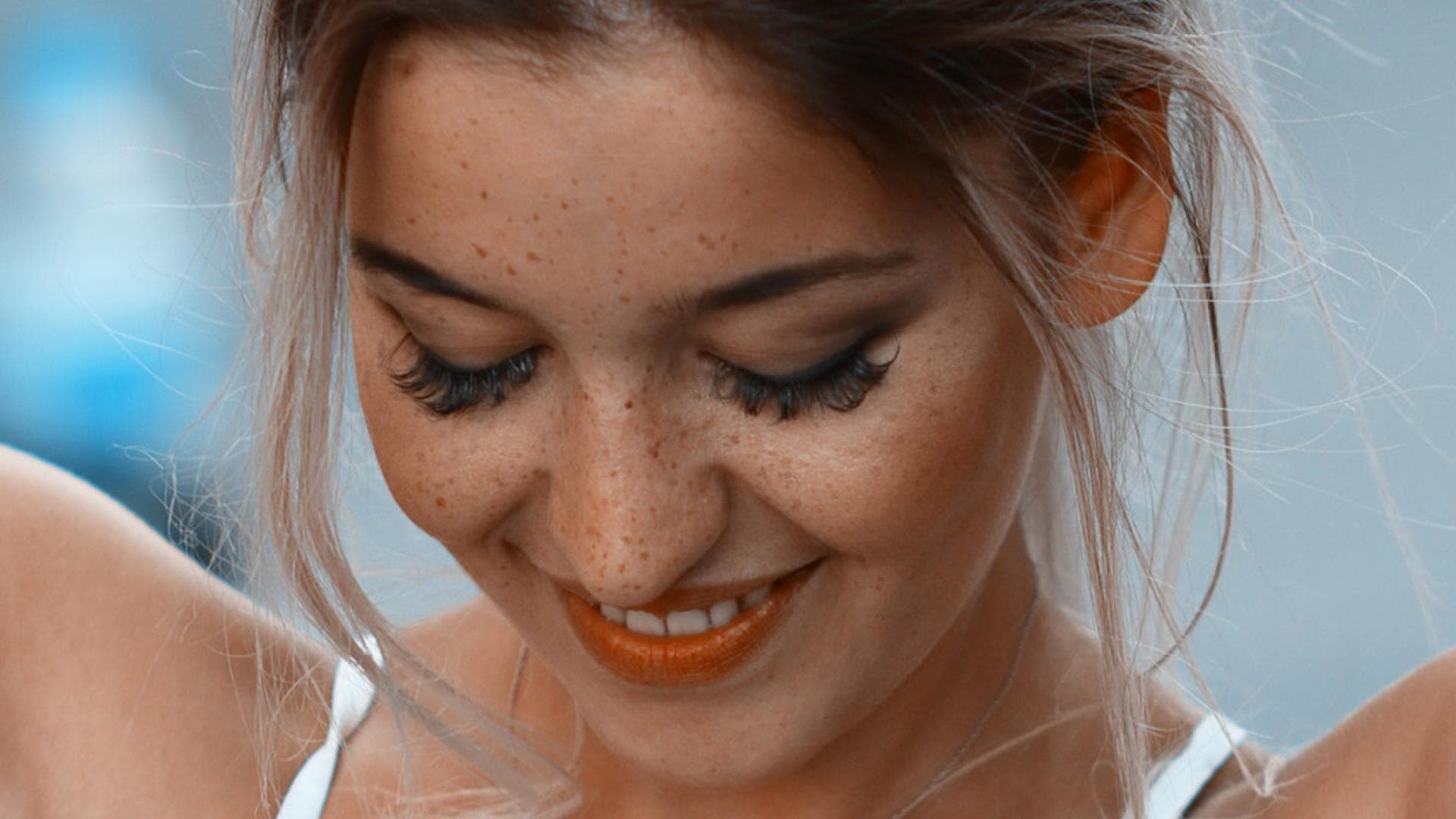fake-lashes-hack-quer
