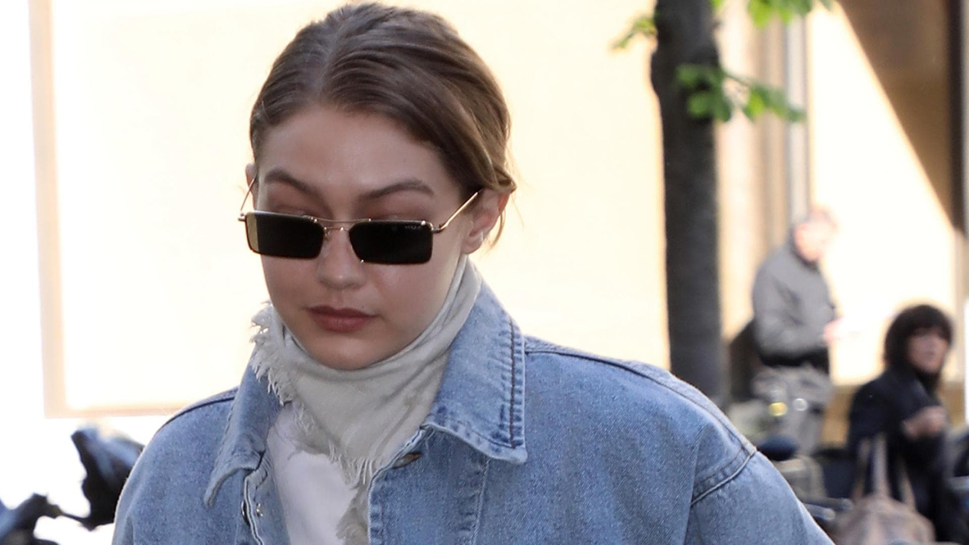 Gigi-Hadid-Vogue-Italia-Gesicht-und-dunkle-Haut-quer