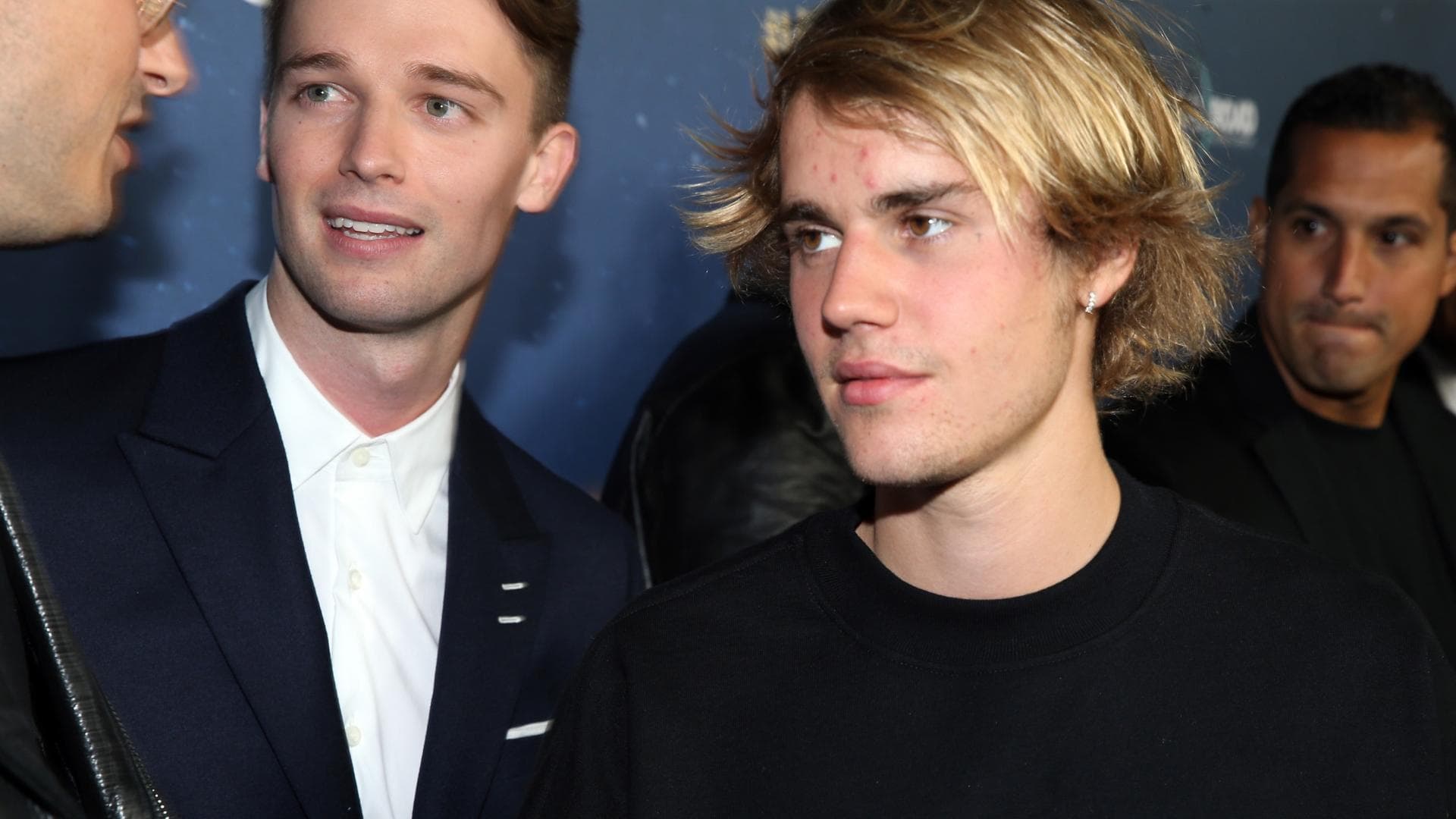 justin-bieber-hailey-baldwin-quer