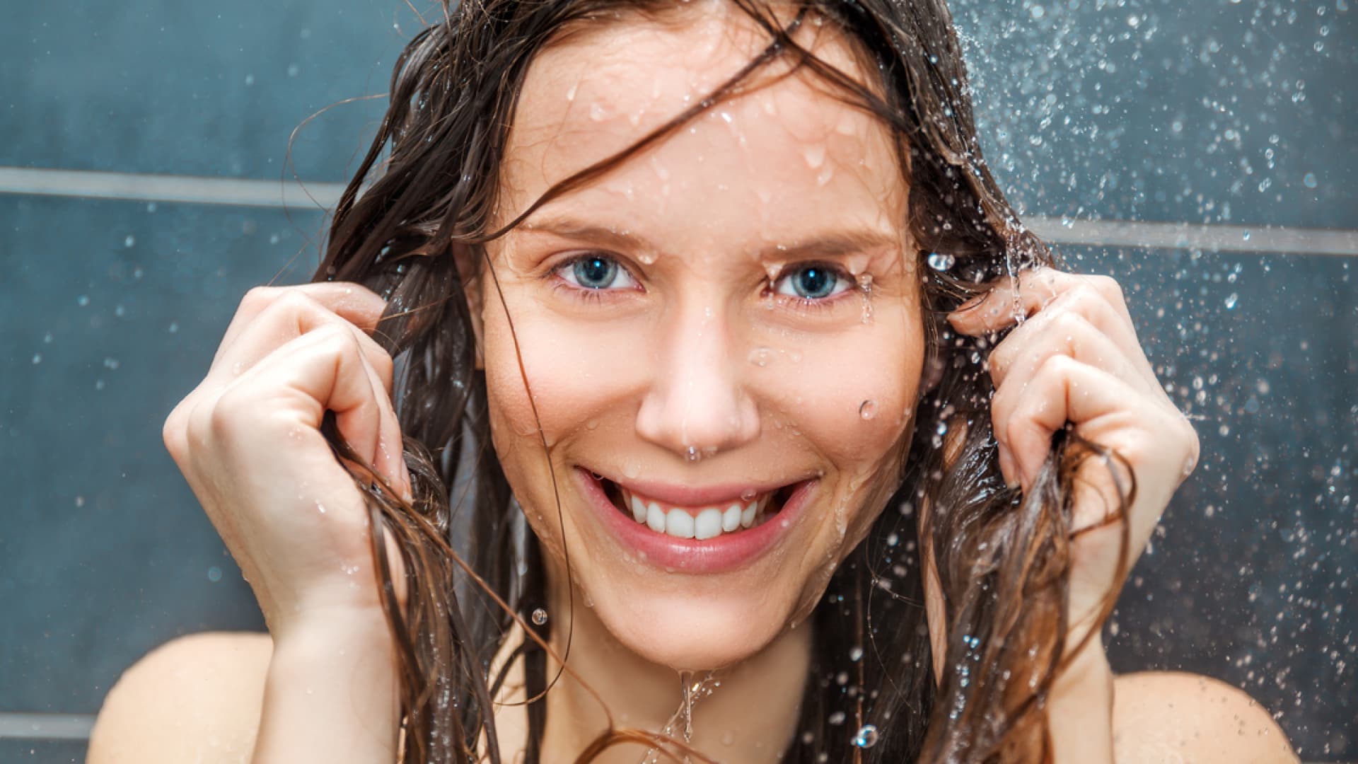 sex-unter-der-dusche-quer