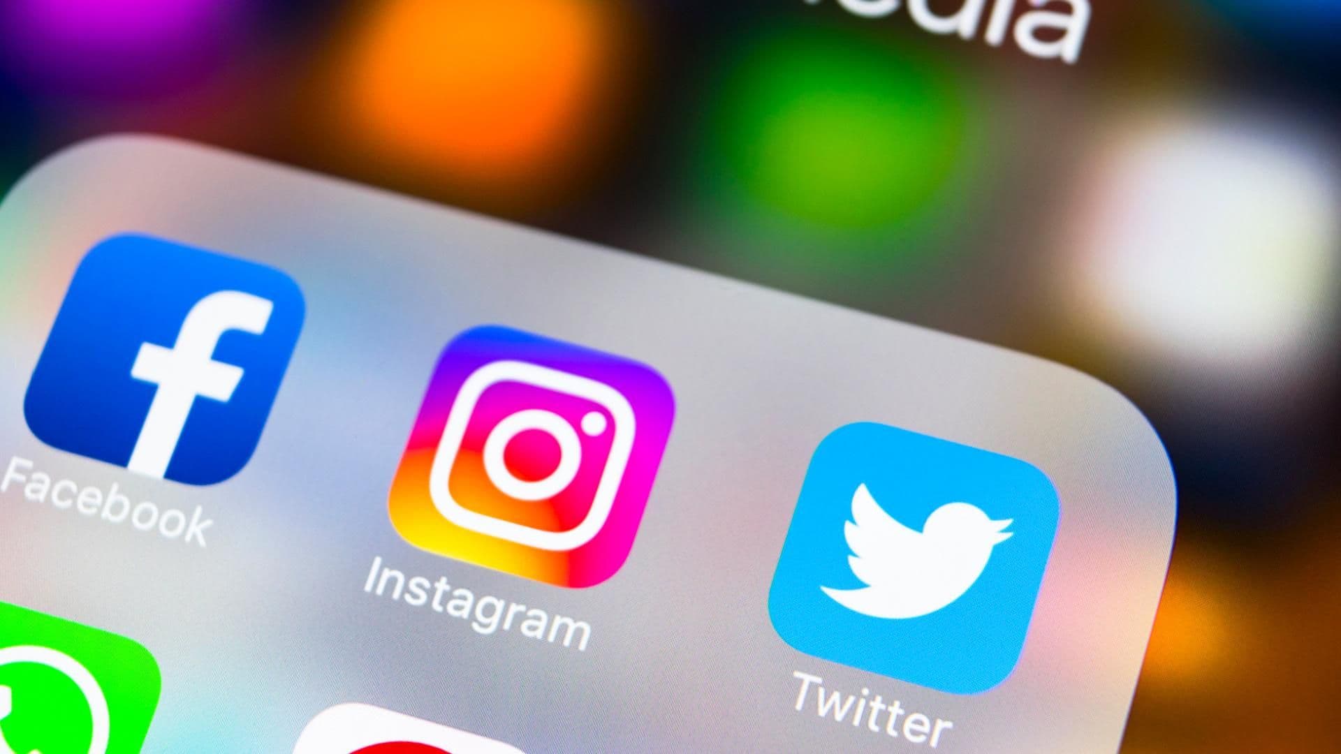 instagram blauer haken quer 