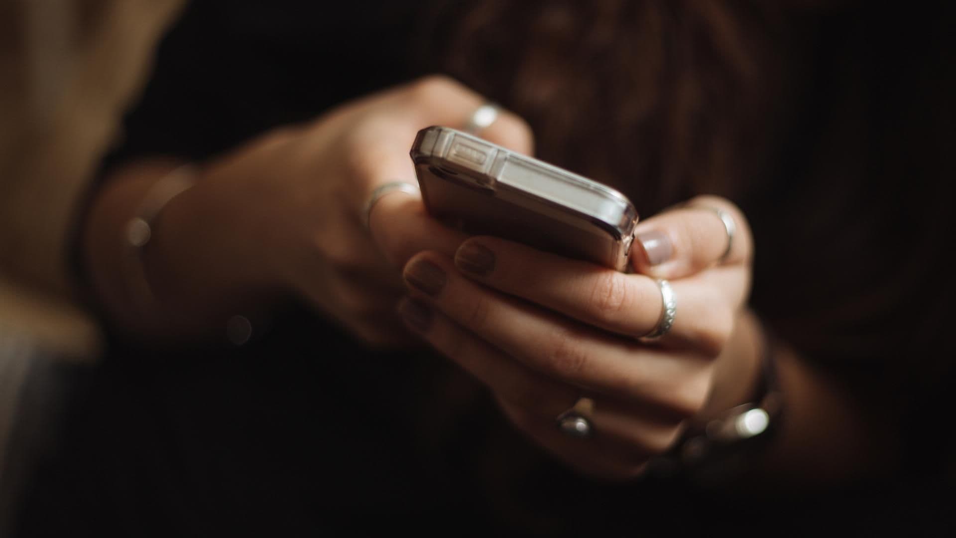 whatsapp-facebook-instagram-vernetzt-quer