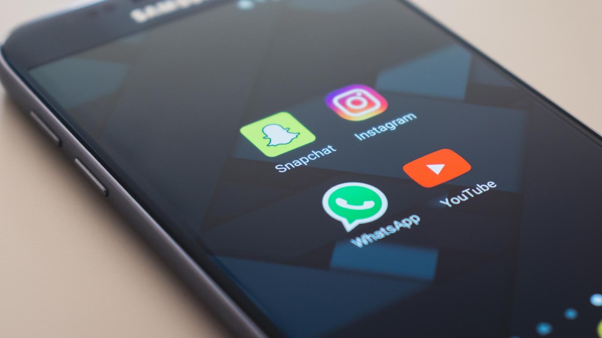 whatsapp-hacker-angriff-quer