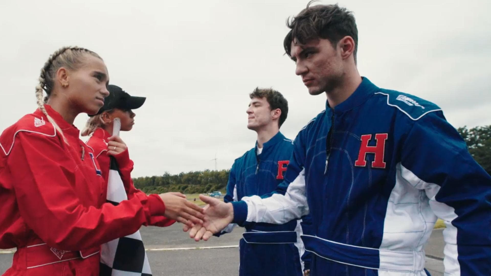lisa-und-lena-gegen-die-lochis-quer