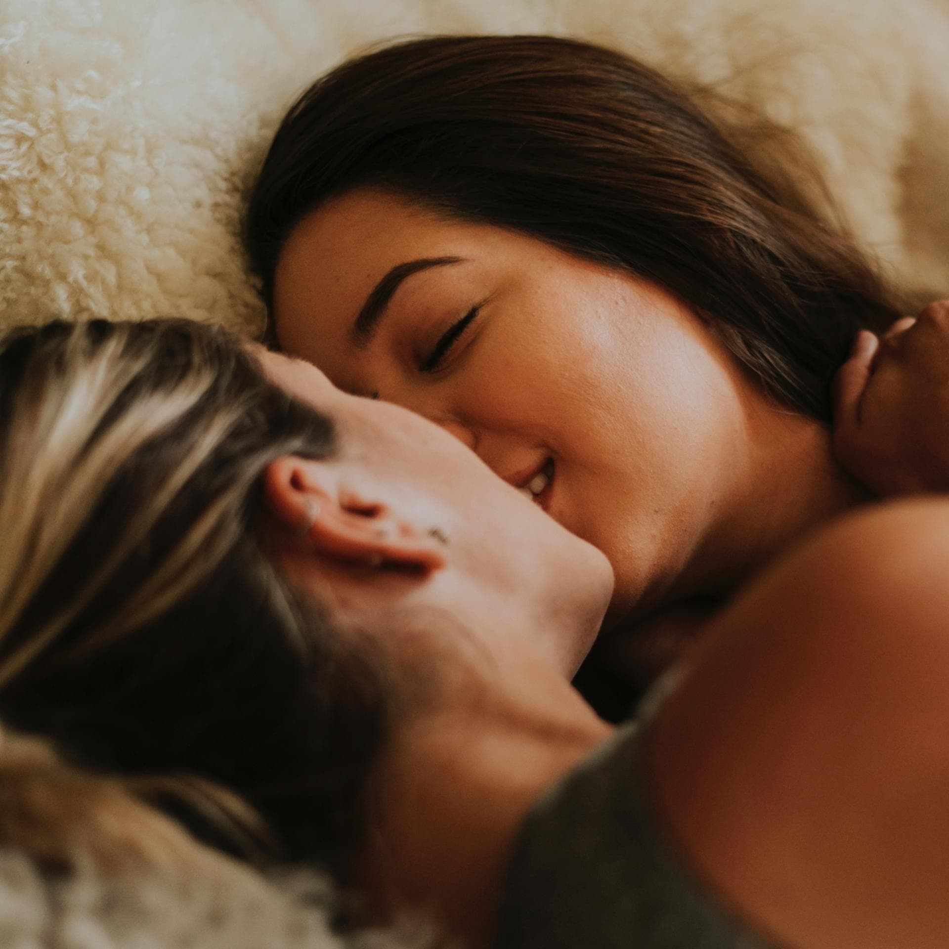 Lesbischer Sex: Wie funktioniert das eigentlich? Lesbischer Sex: Wie funktioniert das eigentlich?