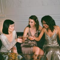 freundinnen silvesteroutfit kleid