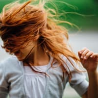 Floss Dance Frau tanzt