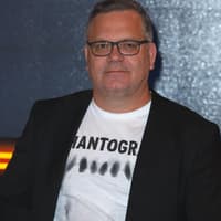 Elton verärgert über Coronamissachtung Elton verärgert über Coronamissachtung