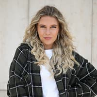 Influencerin Dagi Bee