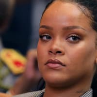 rihanna-snapchat-quer