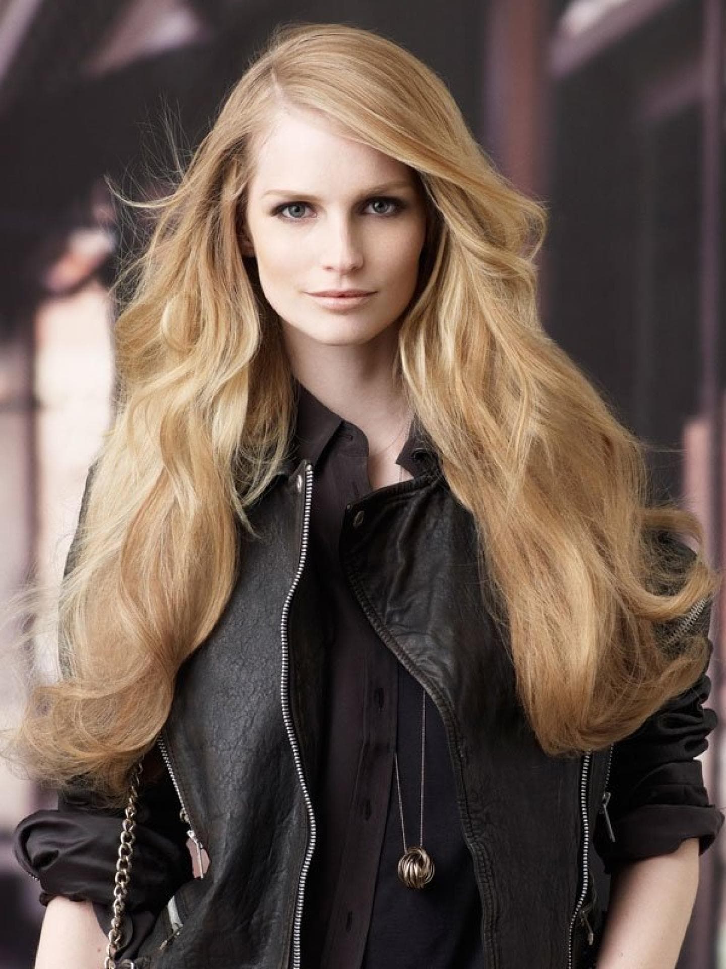 Stufenschnitt oder gleichlange Haare? Stufenschnitt oder gleichlange Haare?