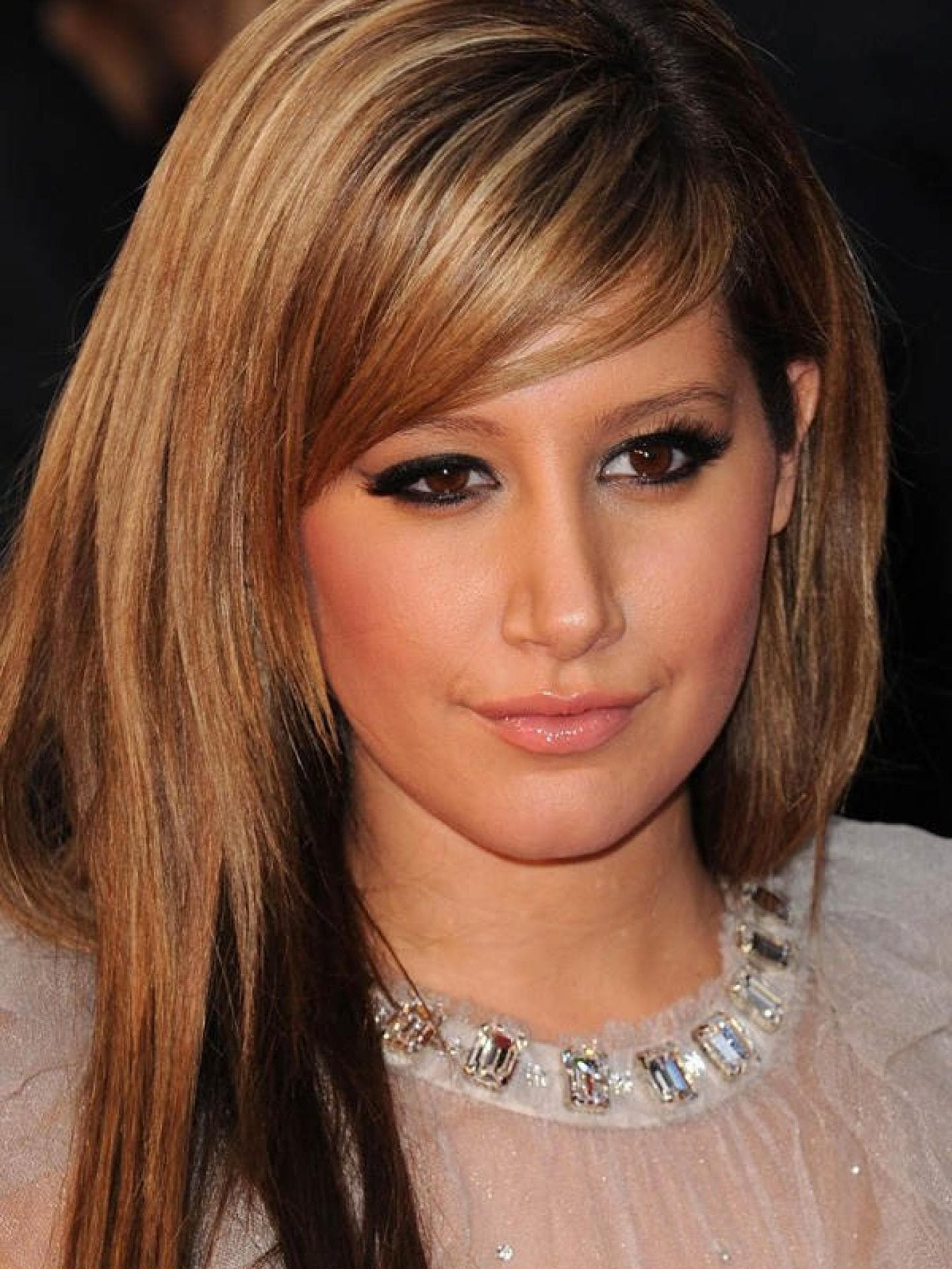 Ashley Tisdale nach der Nasen-OP Ashley Tisdale nach der Nasen-OP