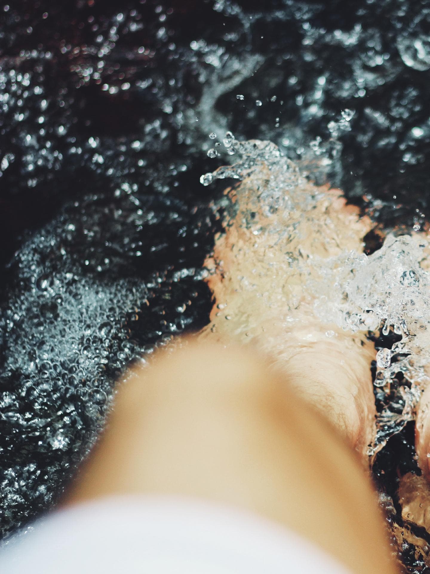 Beine im Wasser