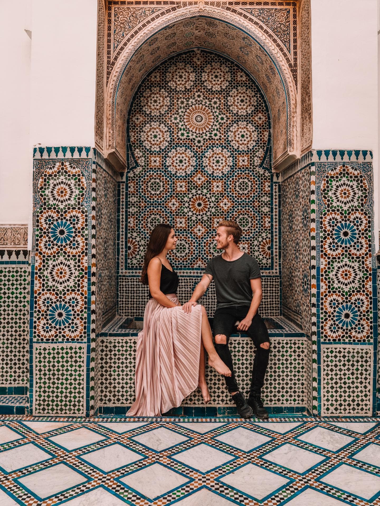 Reiseinfluencer bereisen die Welt