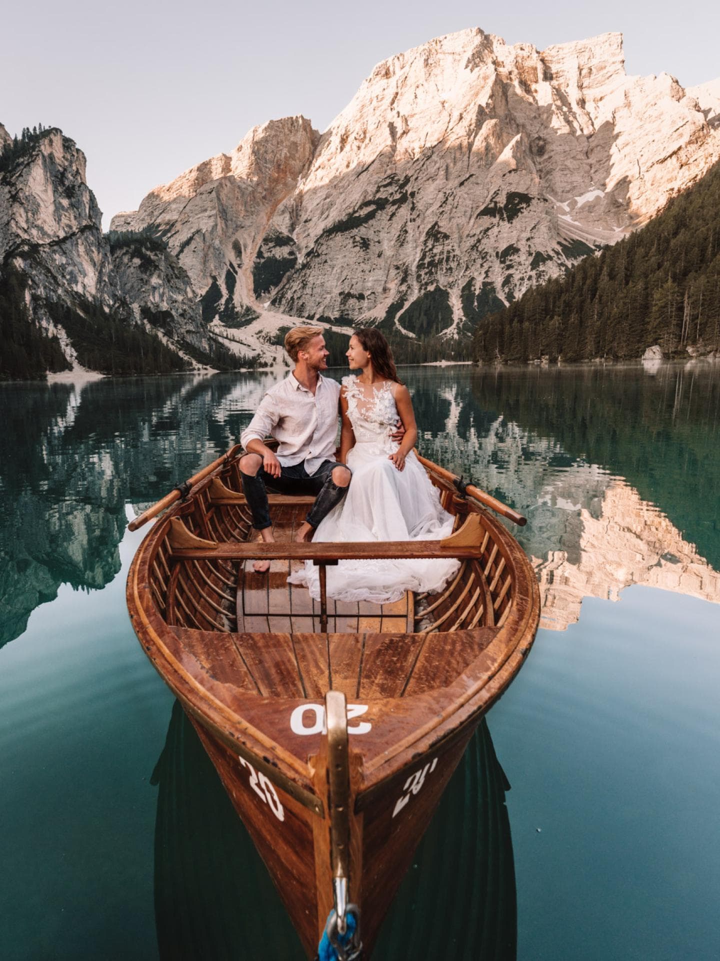 Reiseinfluencer bereisen die Welt