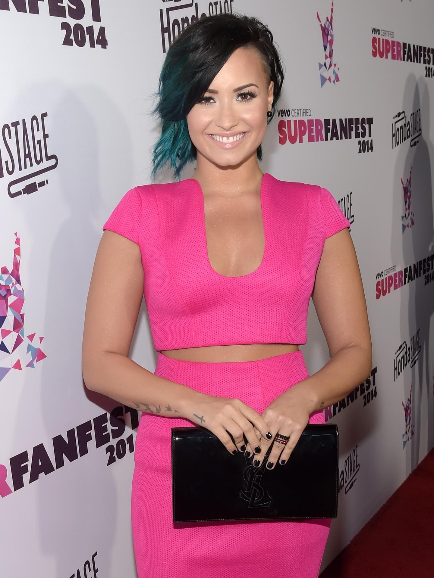 Demi Lovato Undercut Sidecut