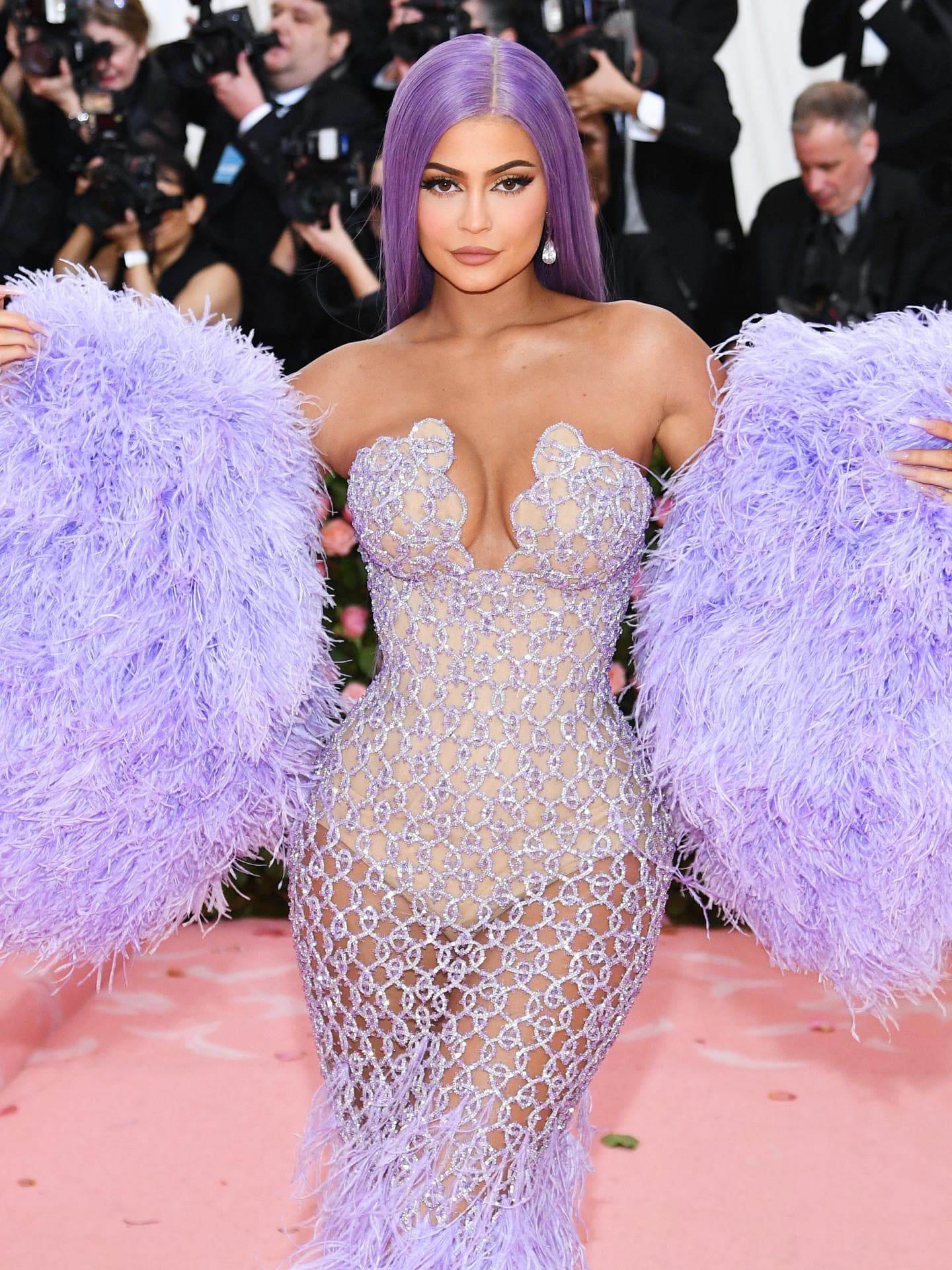 Kylie Jenner lila Kleid