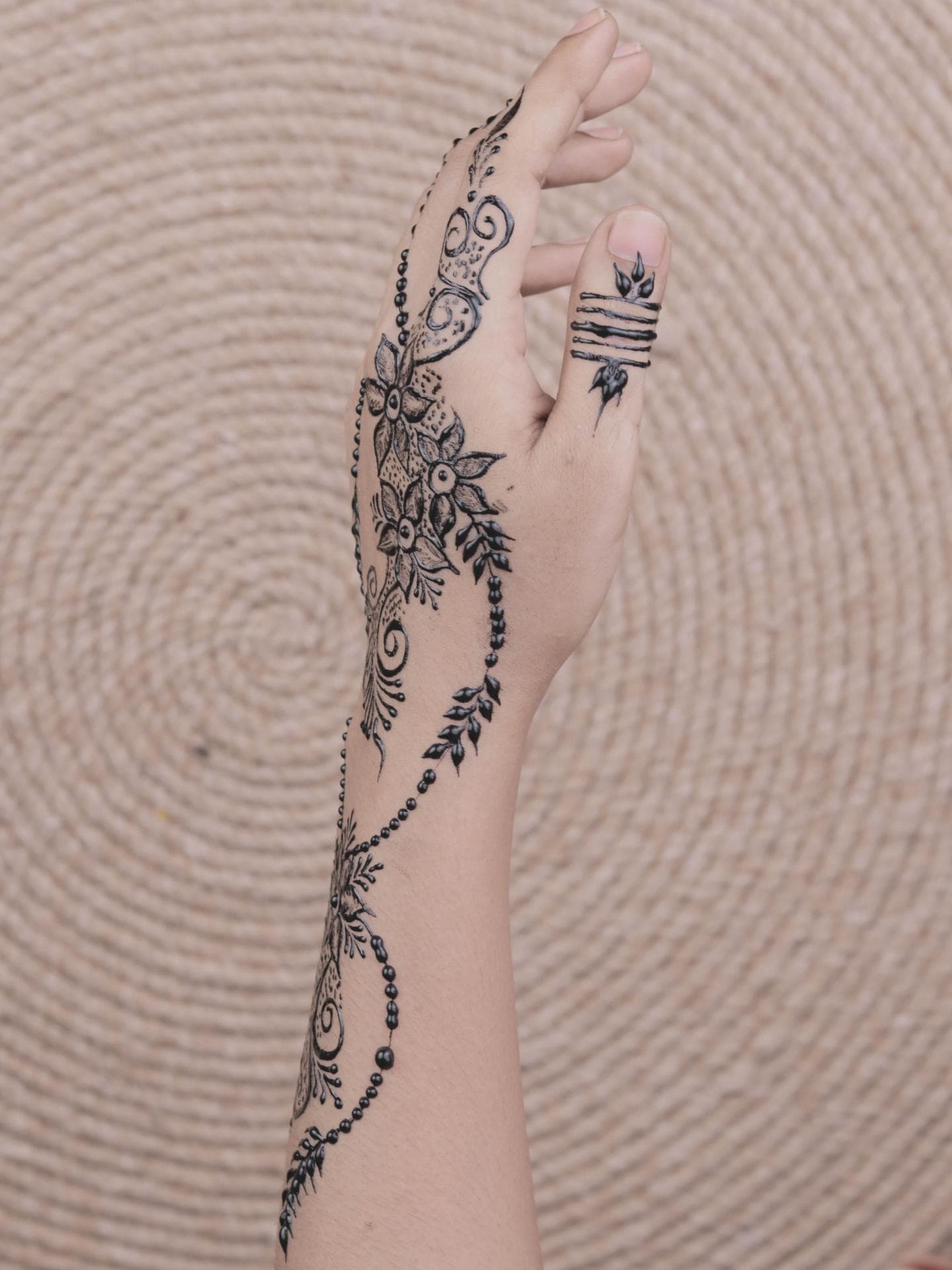 Henna Tattoo Hand und Arm