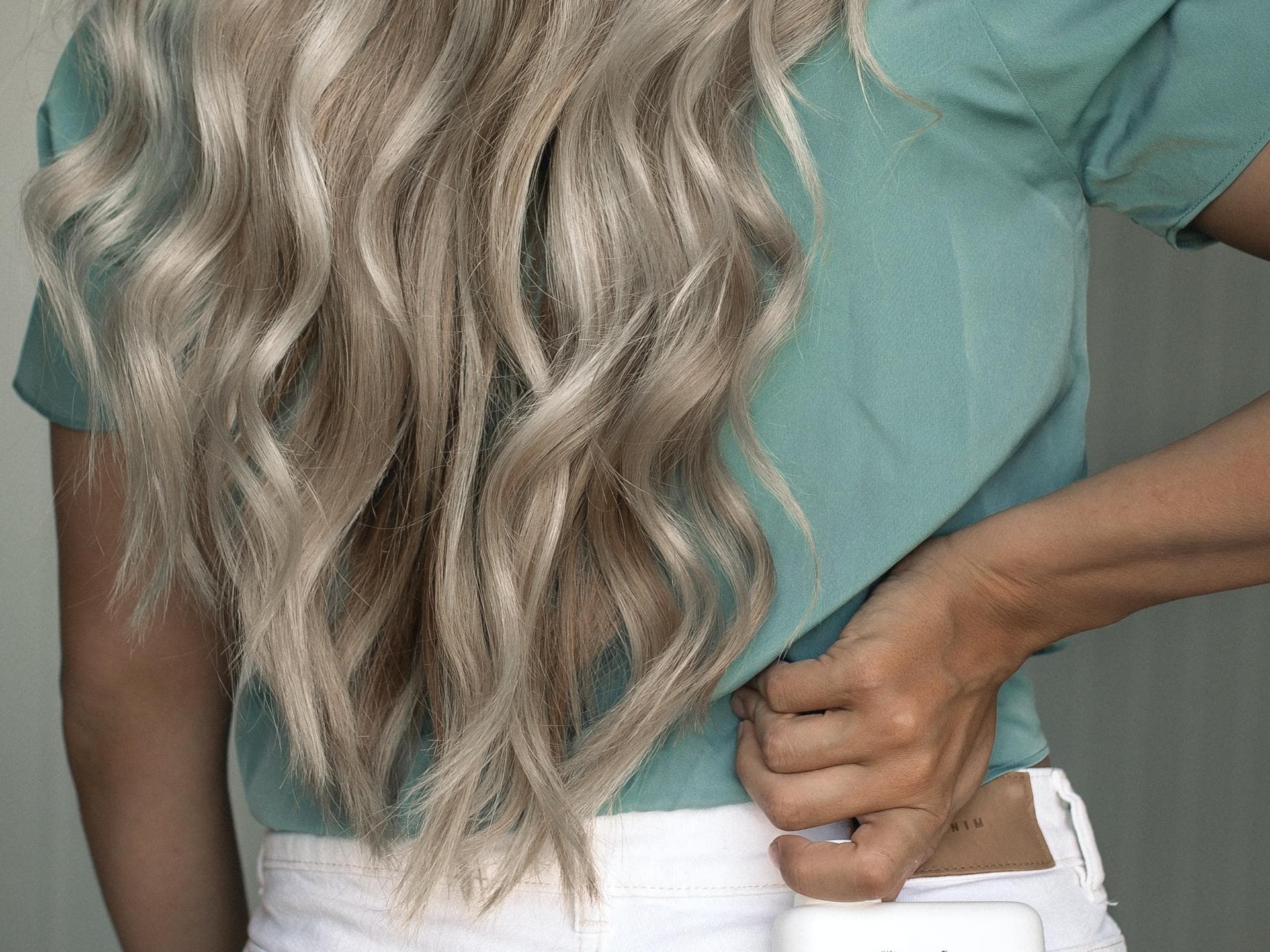 Lange blonde Haare gewellt