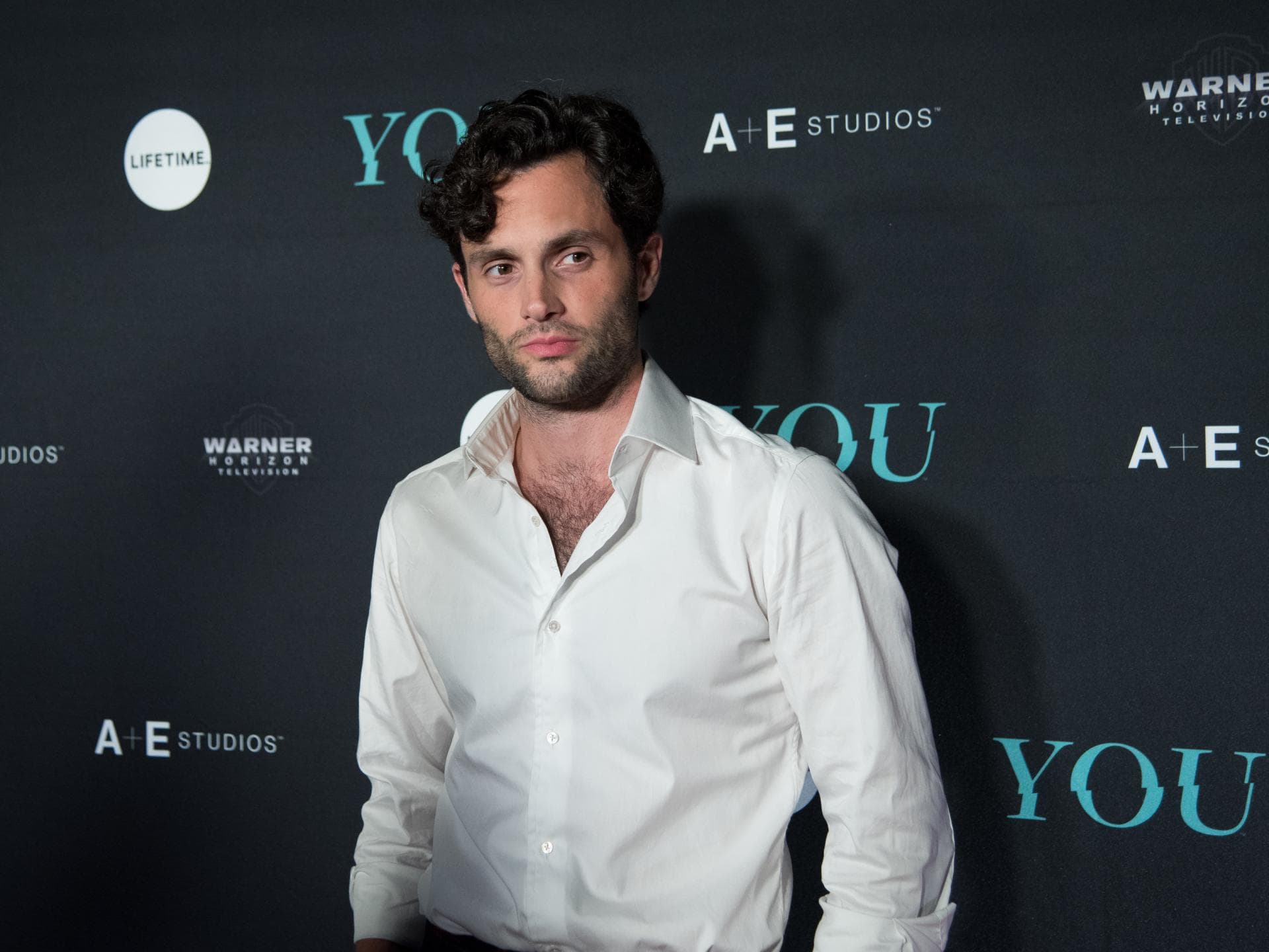 "You2-Star Penn Badgley "You2-Star Penn Badgley
