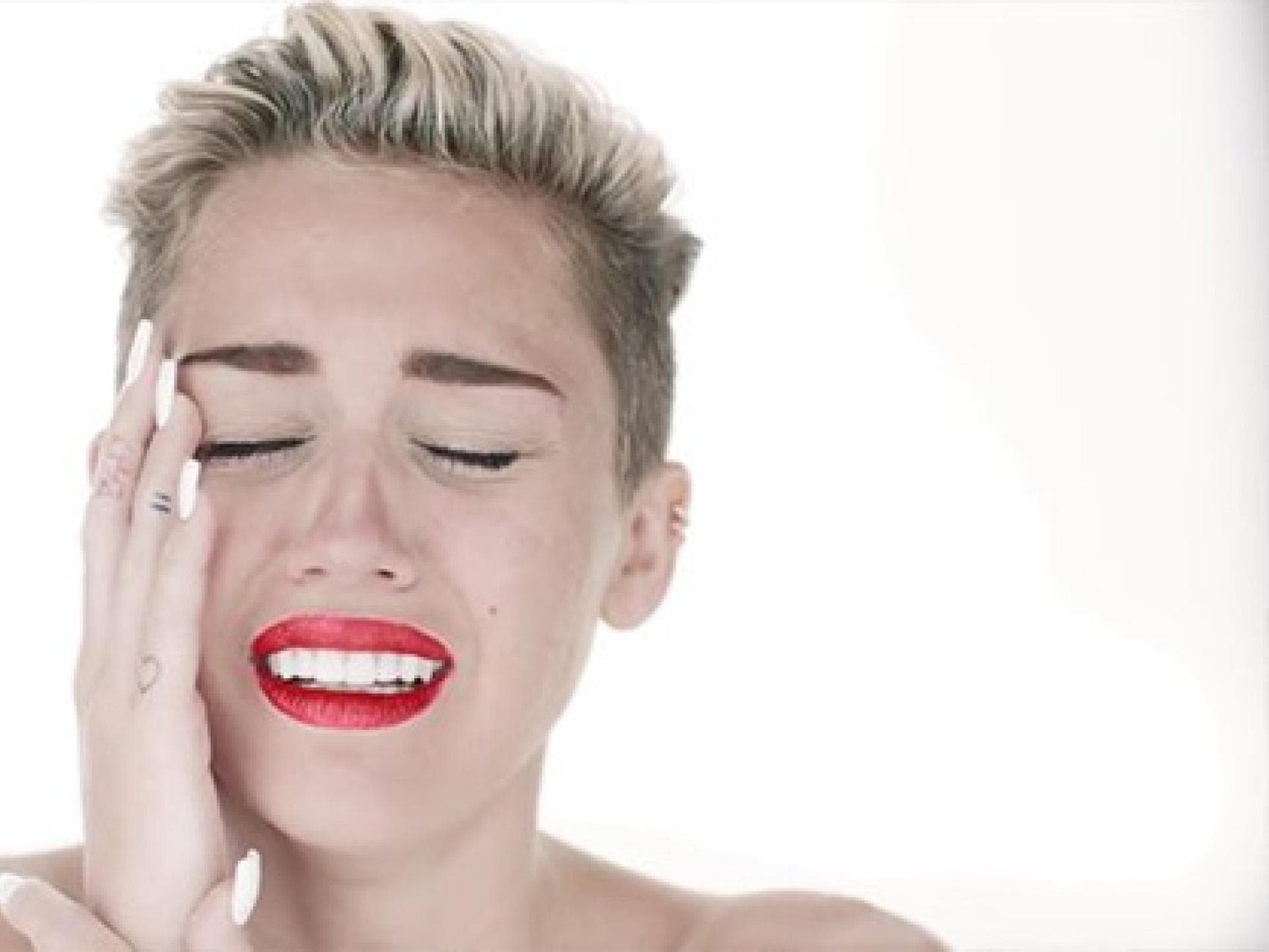 miley-cyrus-twitter-liam-hemsworth-557-1856705.jpg miley-cyrus-twitter-liam-hemsworth-557-1856705.jpg