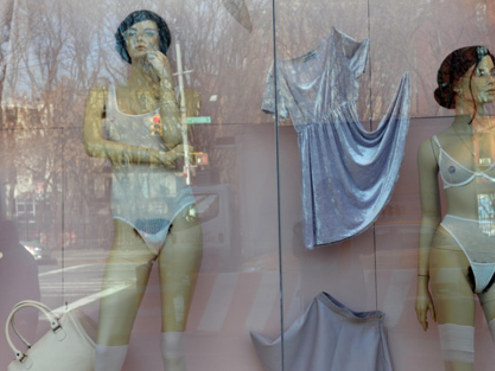 american-apparel-schamhaare-schaufensterpuppen-557-1909373.jpg american-apparel-schamhaare-schaufensterpuppen-557-1909373.jpg