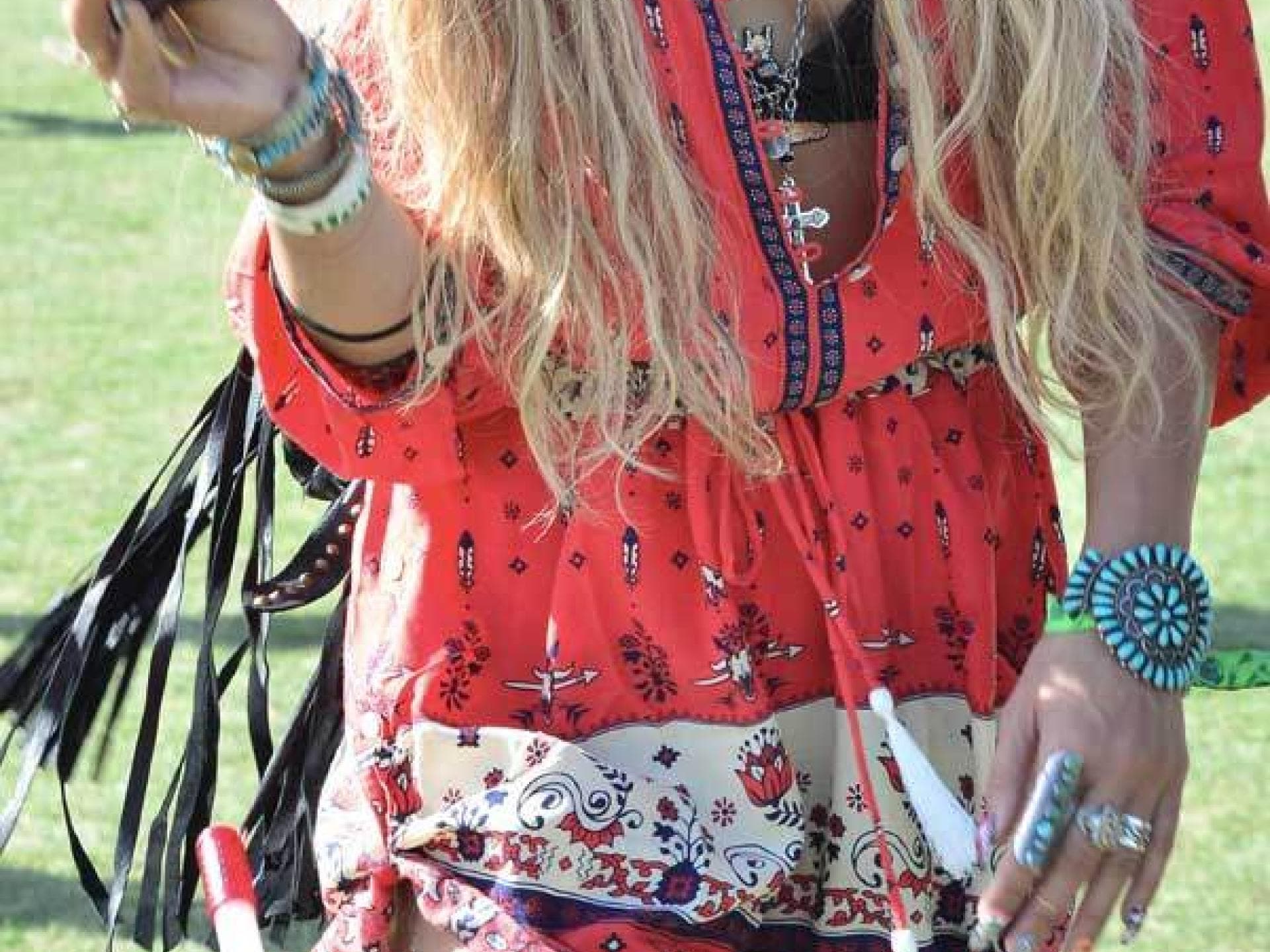 Coachella: Vanessa Hudgens in einem Outfit von Planet Blue