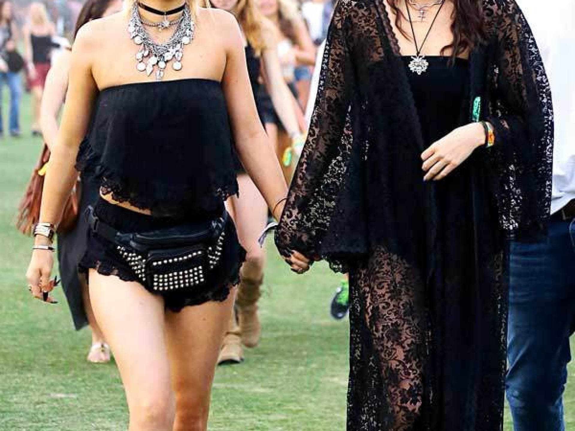 Coachella: Kendall Jenner und Kylie Jenner in Schwarz Coachella: Kendall Jenner und Kylie Jenner in Schwarz