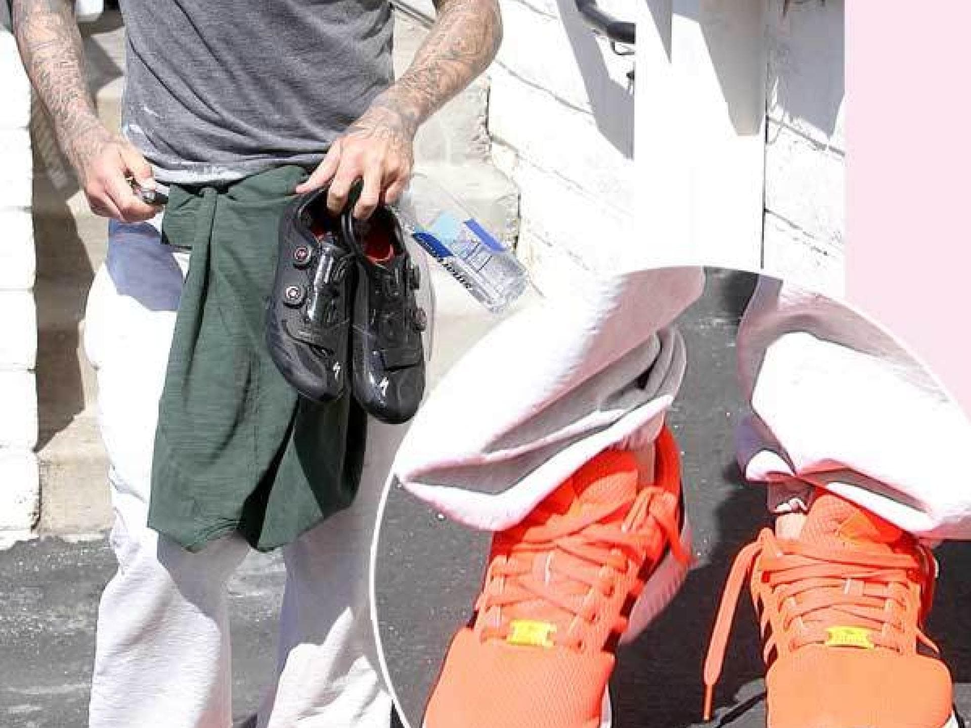 David Beckham: Sneaker in Knallorange
