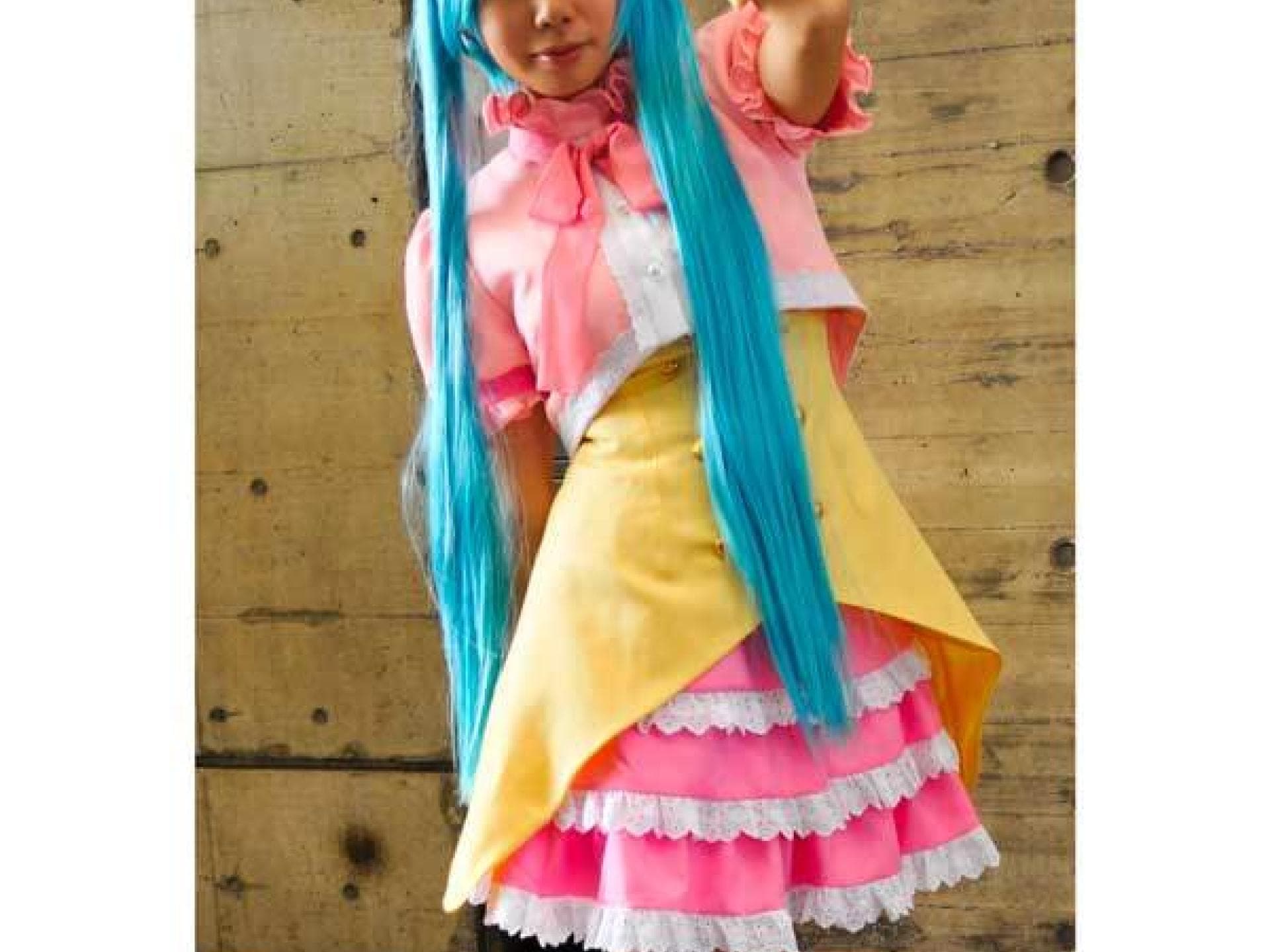 Süßes Cosplay mit Krone