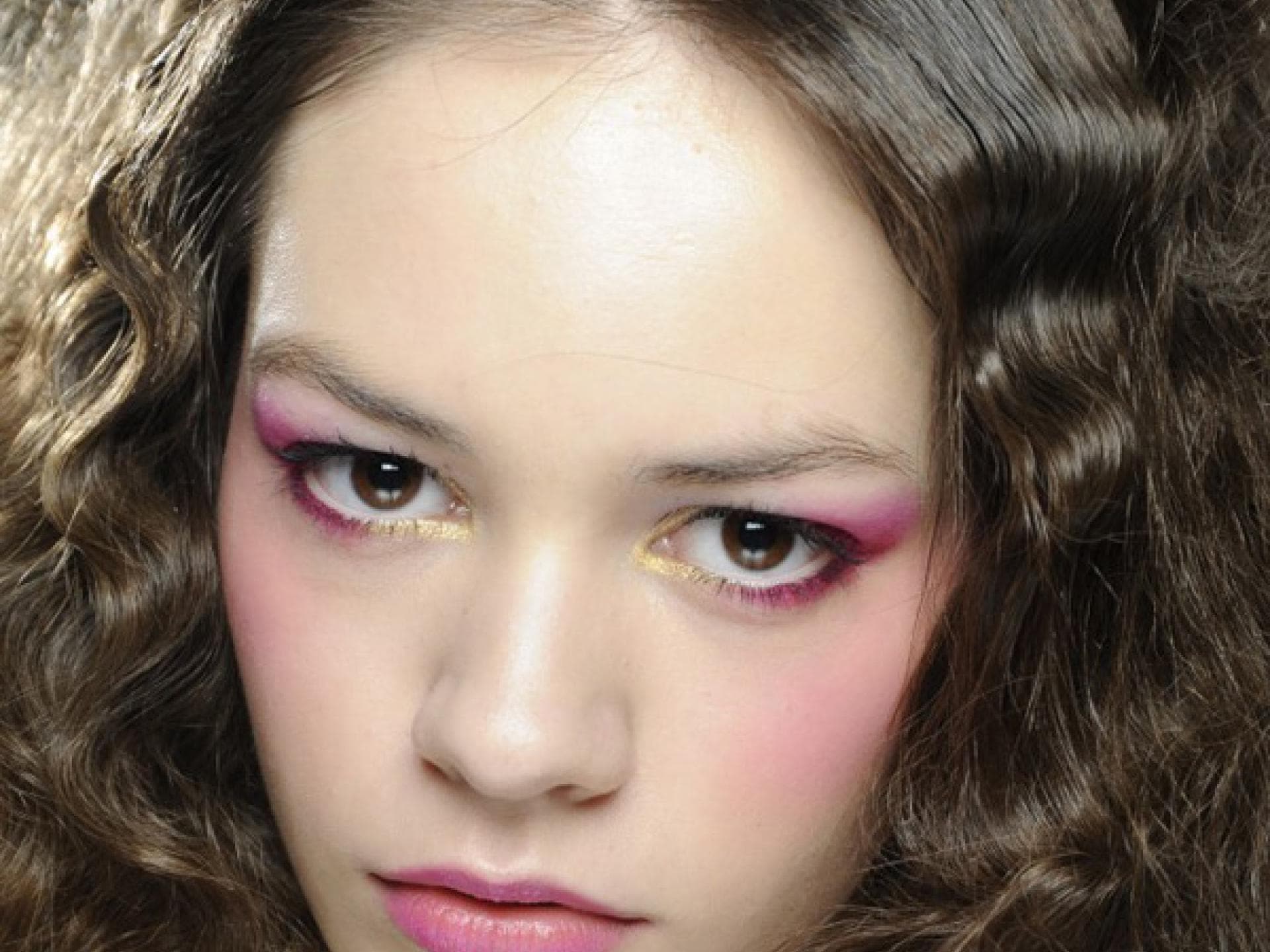 Model Make-up in Pink & Gold Model Make-up in Pink & Gold