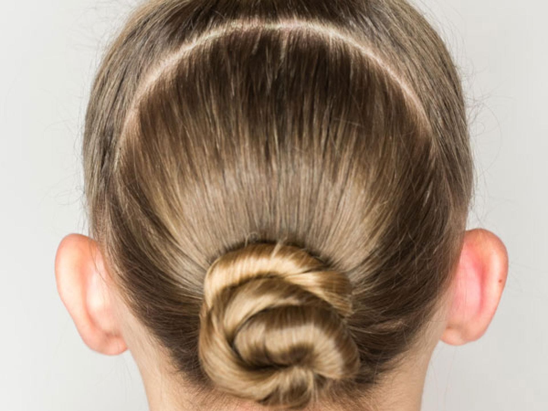 Doppelter Dutt von hinten Doppelter Dutt von hinten