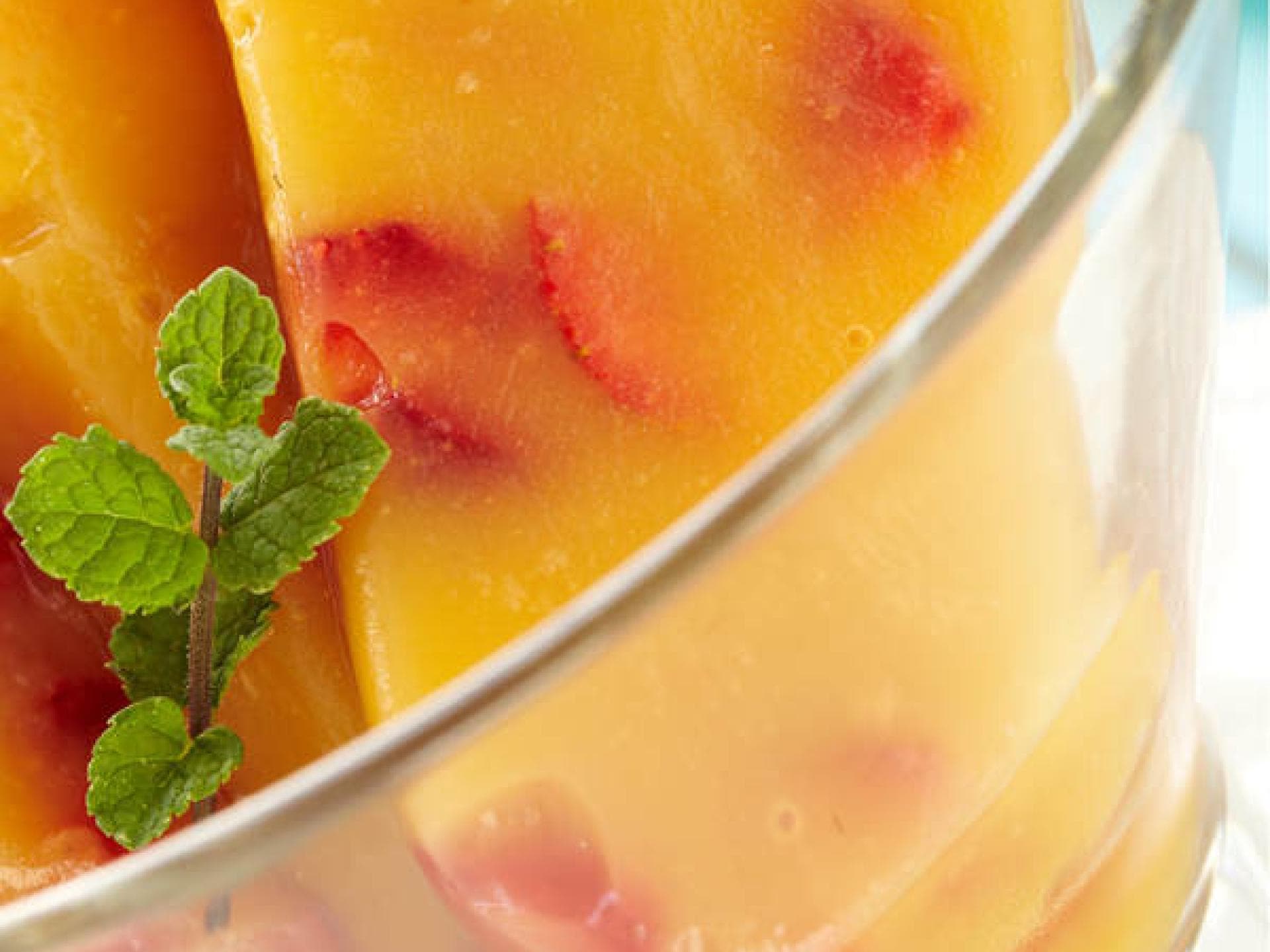 Mango-Erdbeer-Eis am Stiel