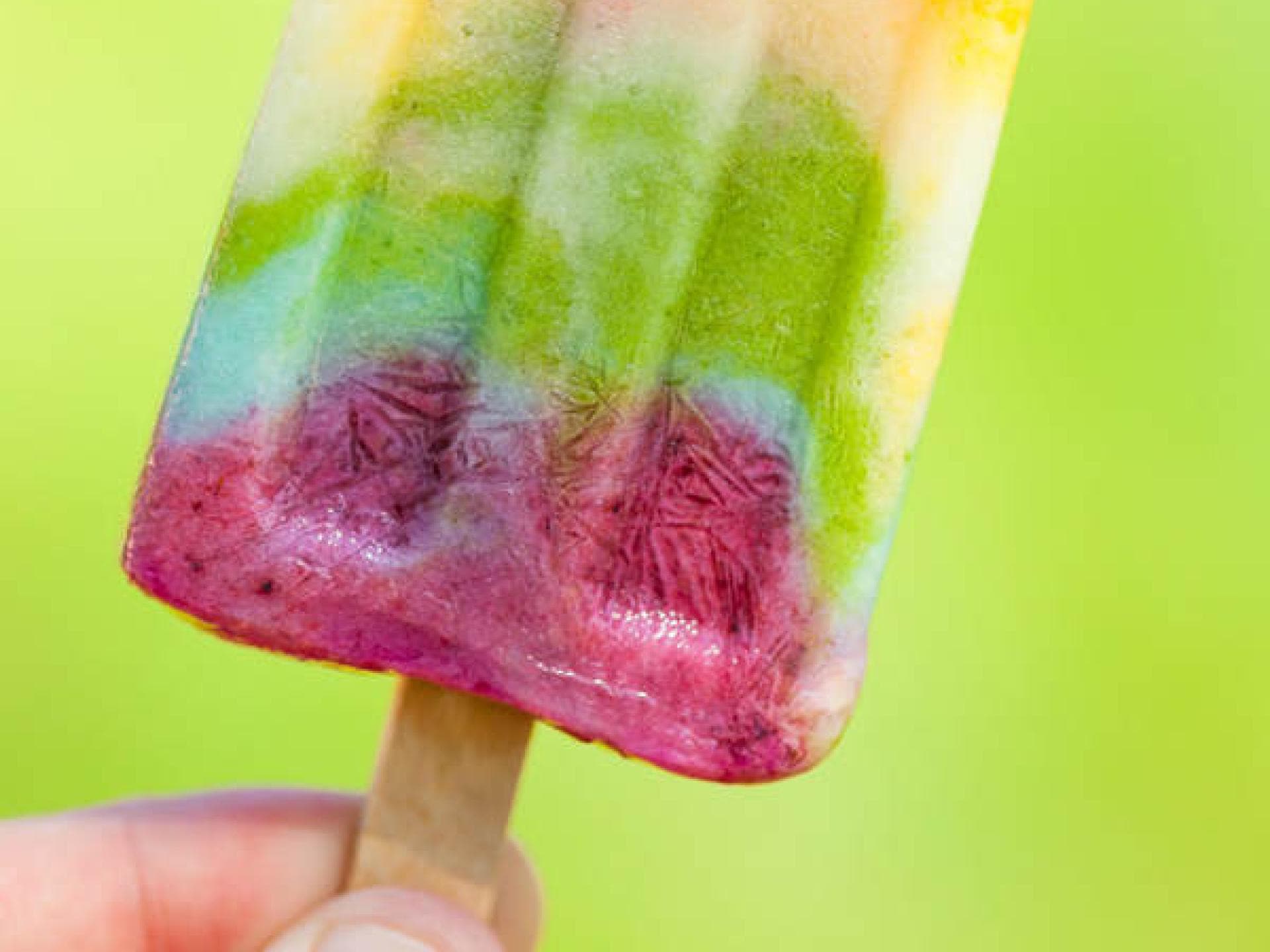 Regenbogen Wassereis